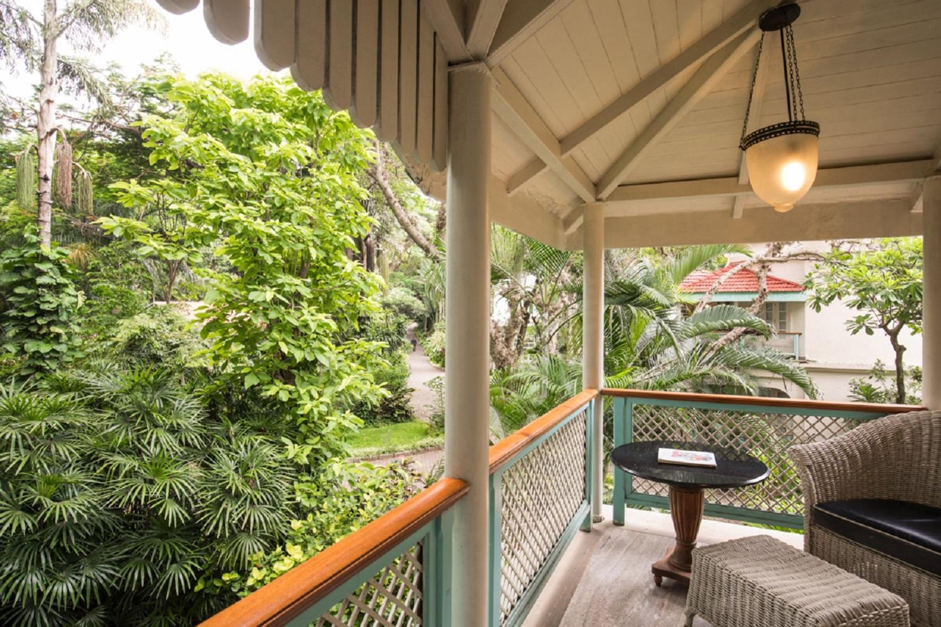 Luxury Room Garden View Twin Bed - Photo 6