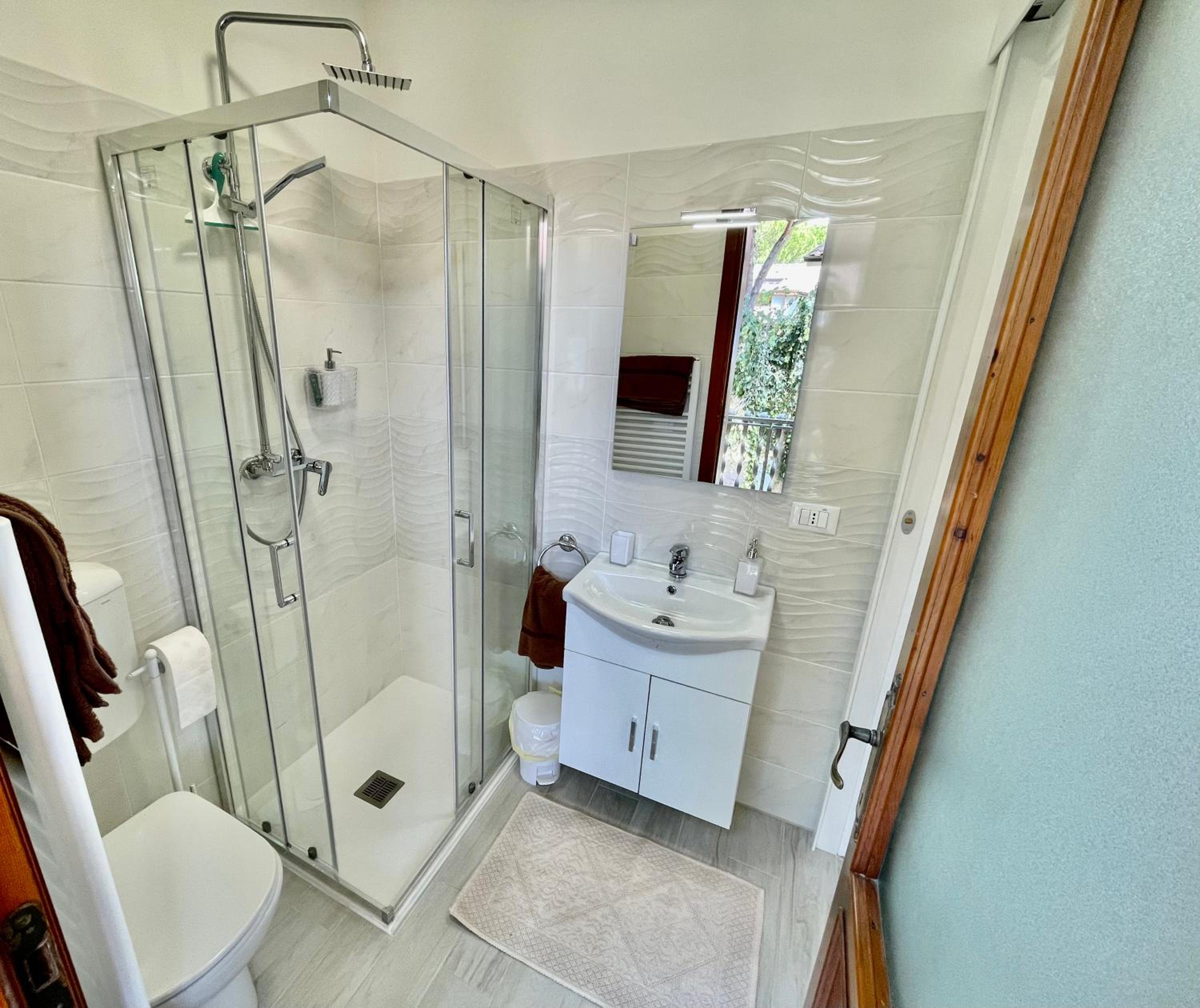 Three-Bedroom House photo 2