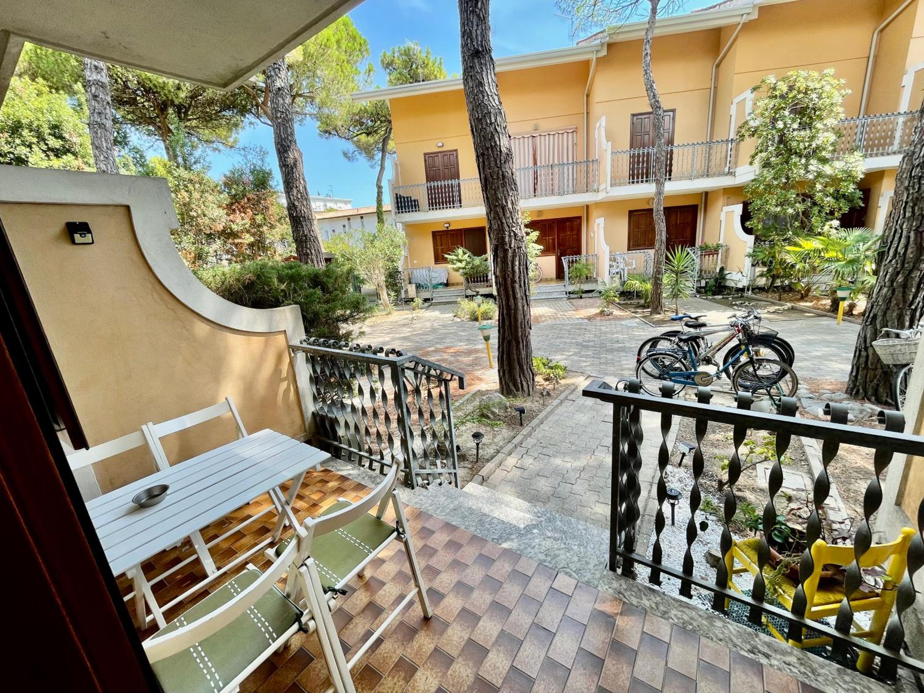 One-Bedroom House photo 1