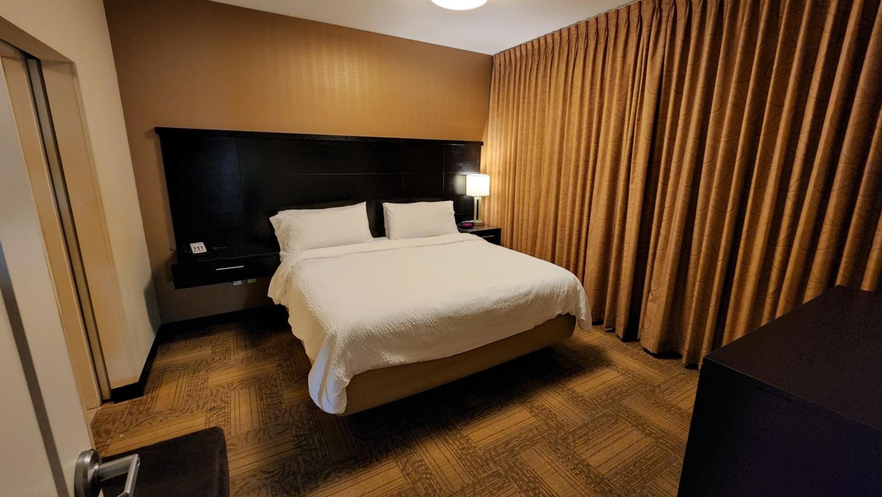 One-Bedroom King Suite