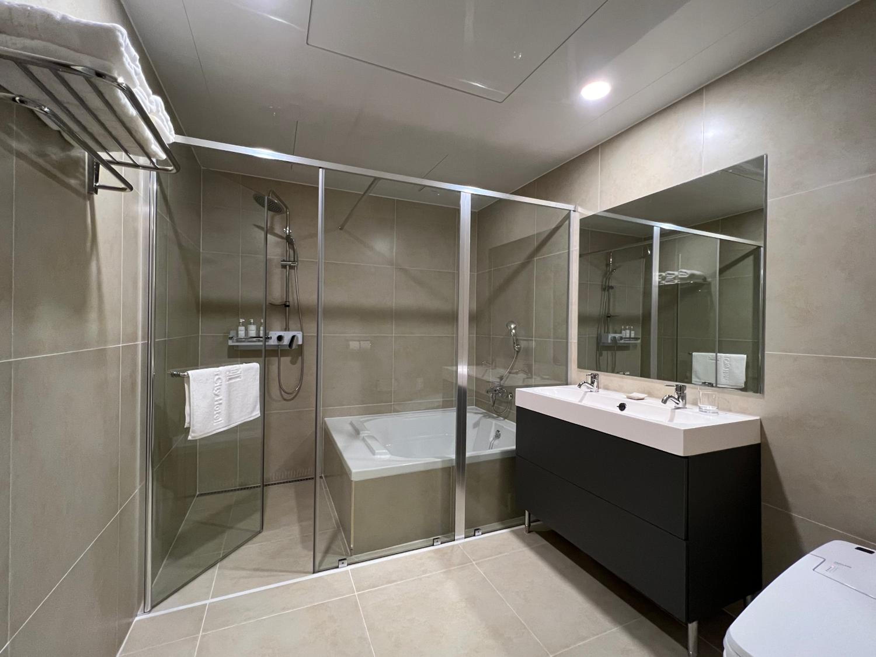 Twin Room - Photo 7
