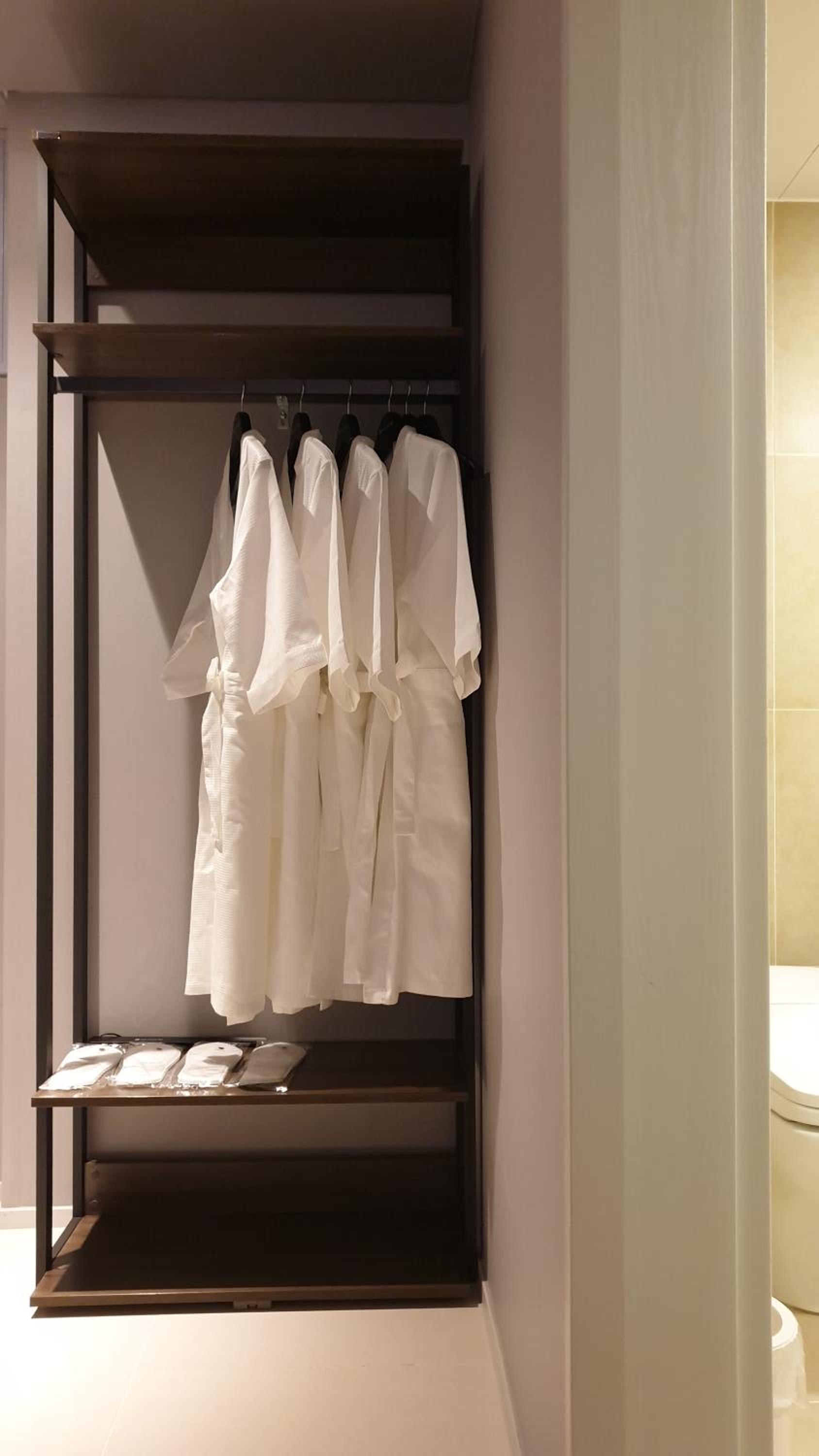 Twin Room - Photo 4