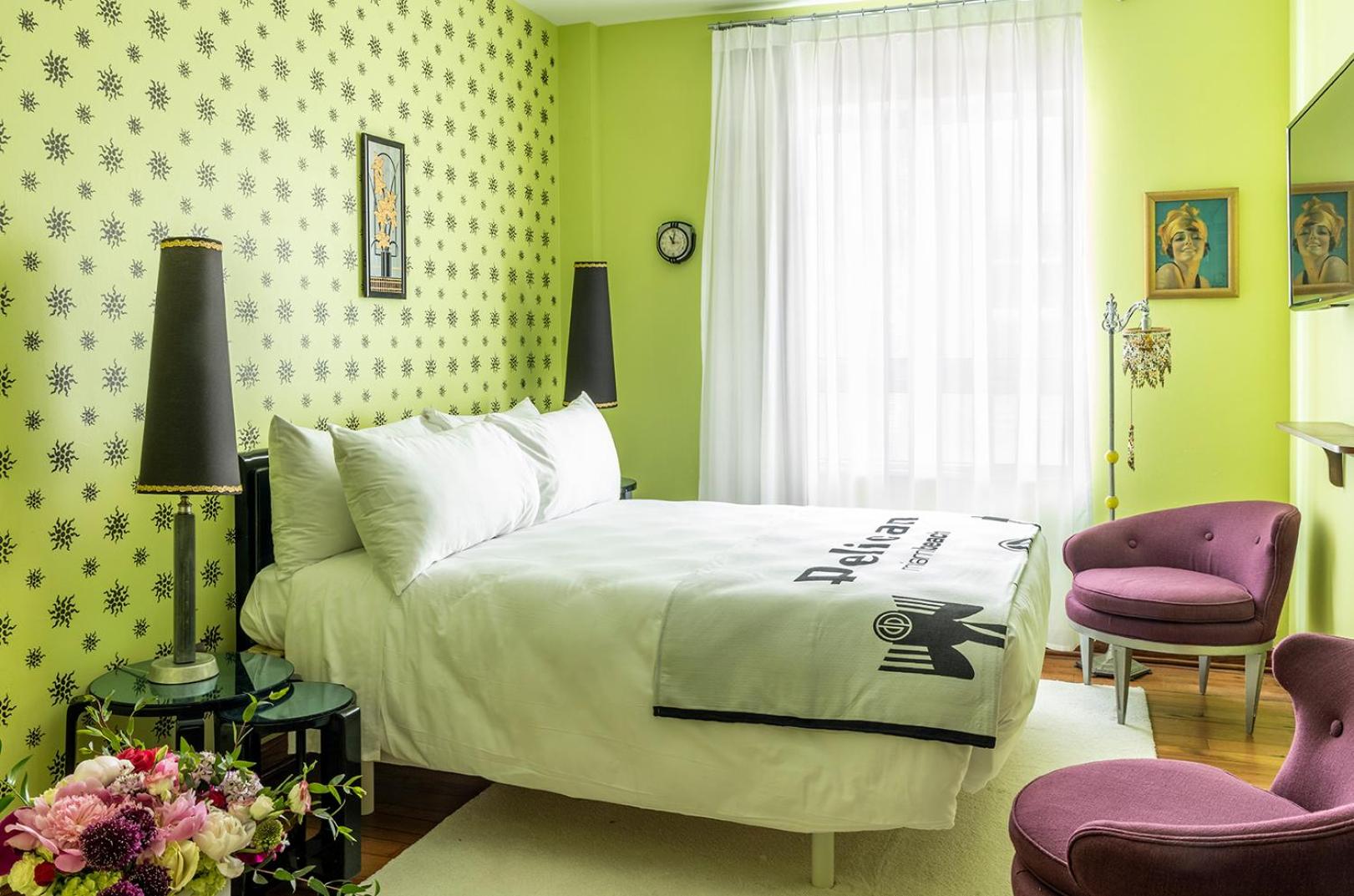 Deluxe Queen Room - Photo 16