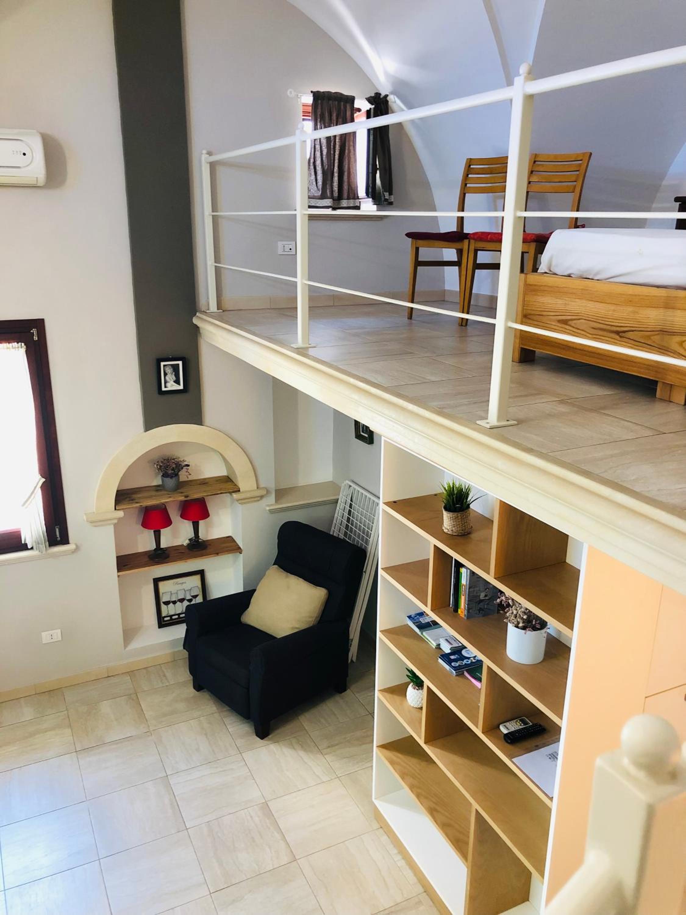 One-Bedroom House photo 1