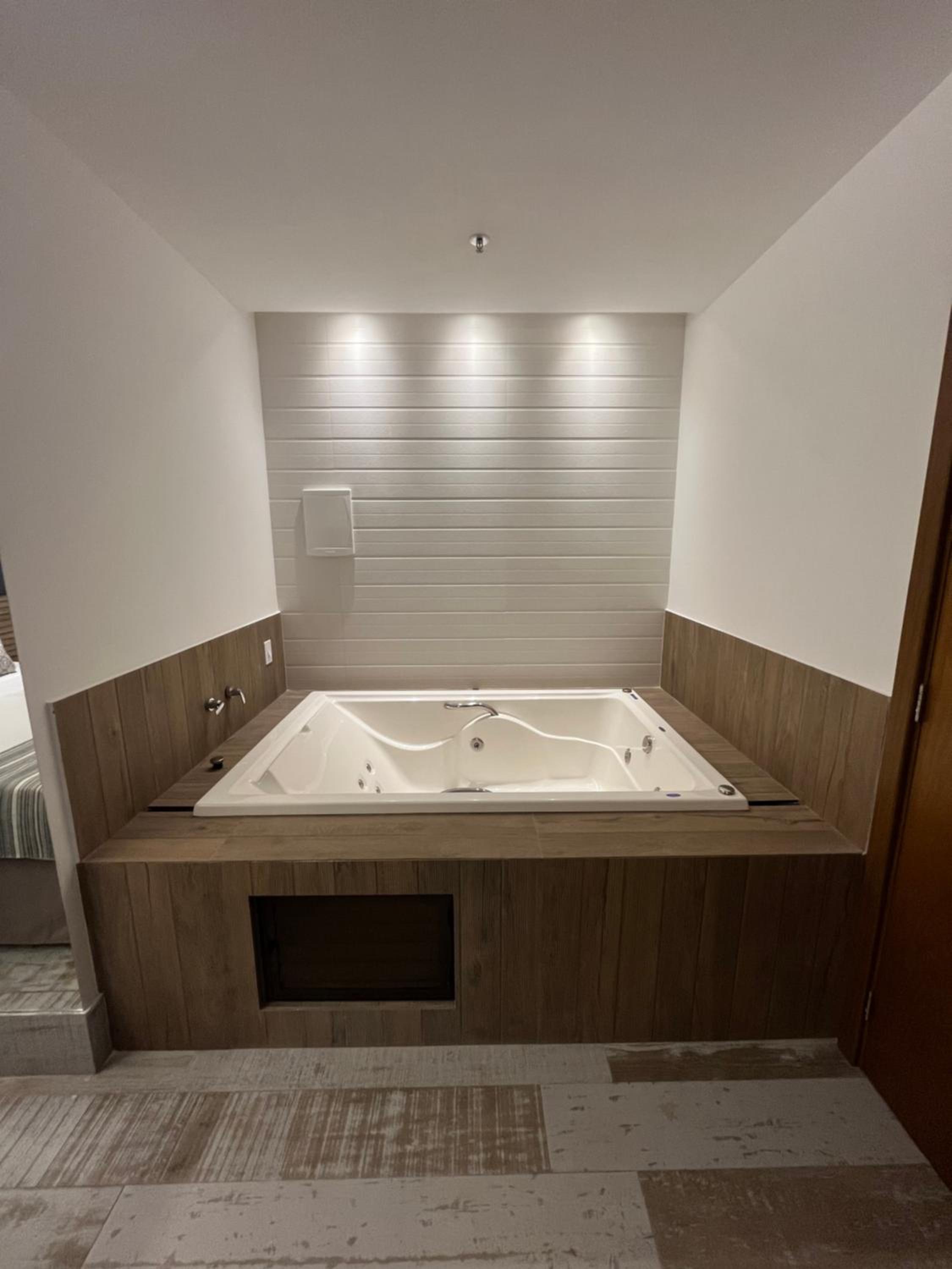 Deluxe Double Room with Bath - Photo 2