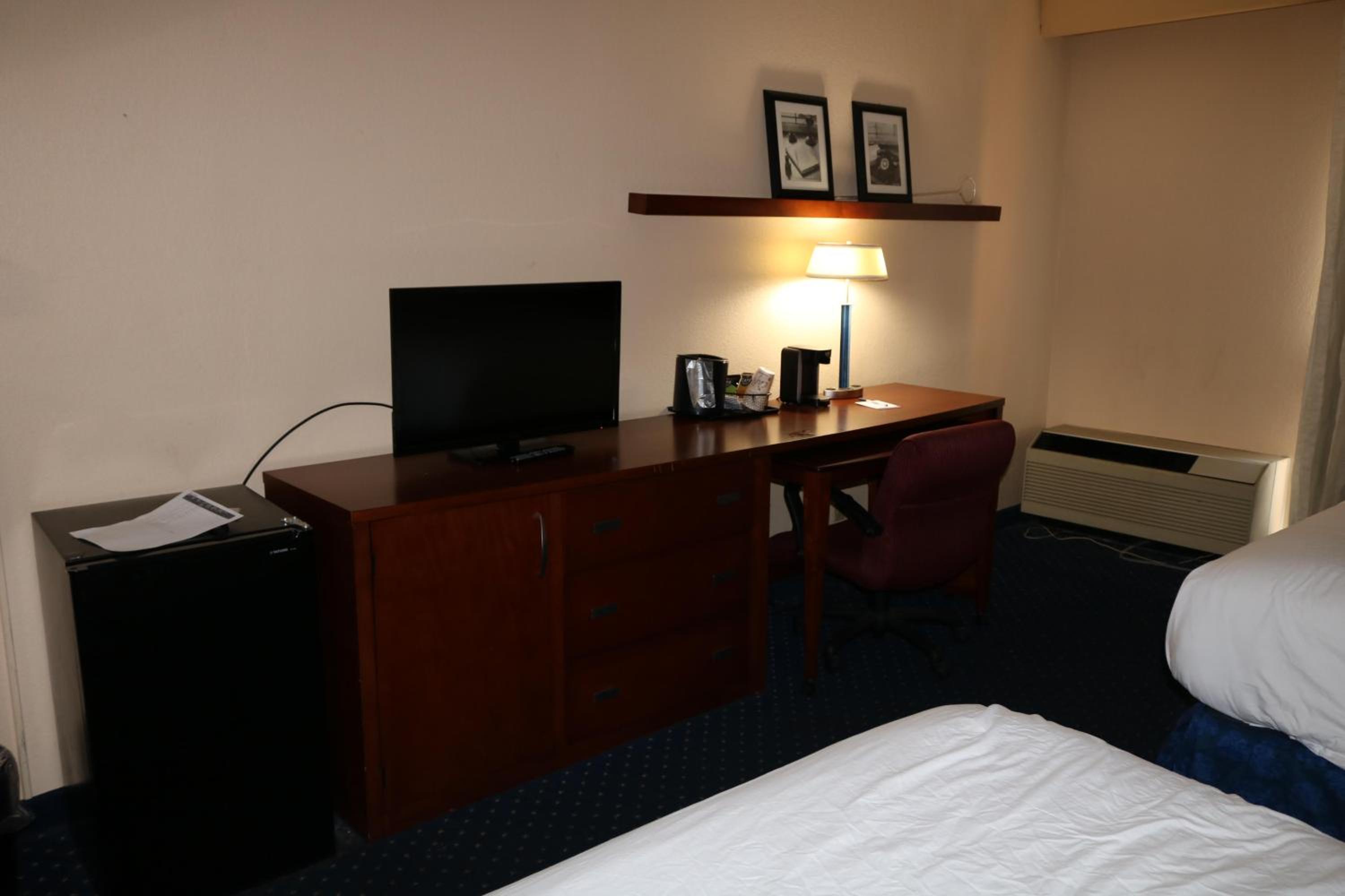 King Room - Disability Access/Non-Smoking photo 3
