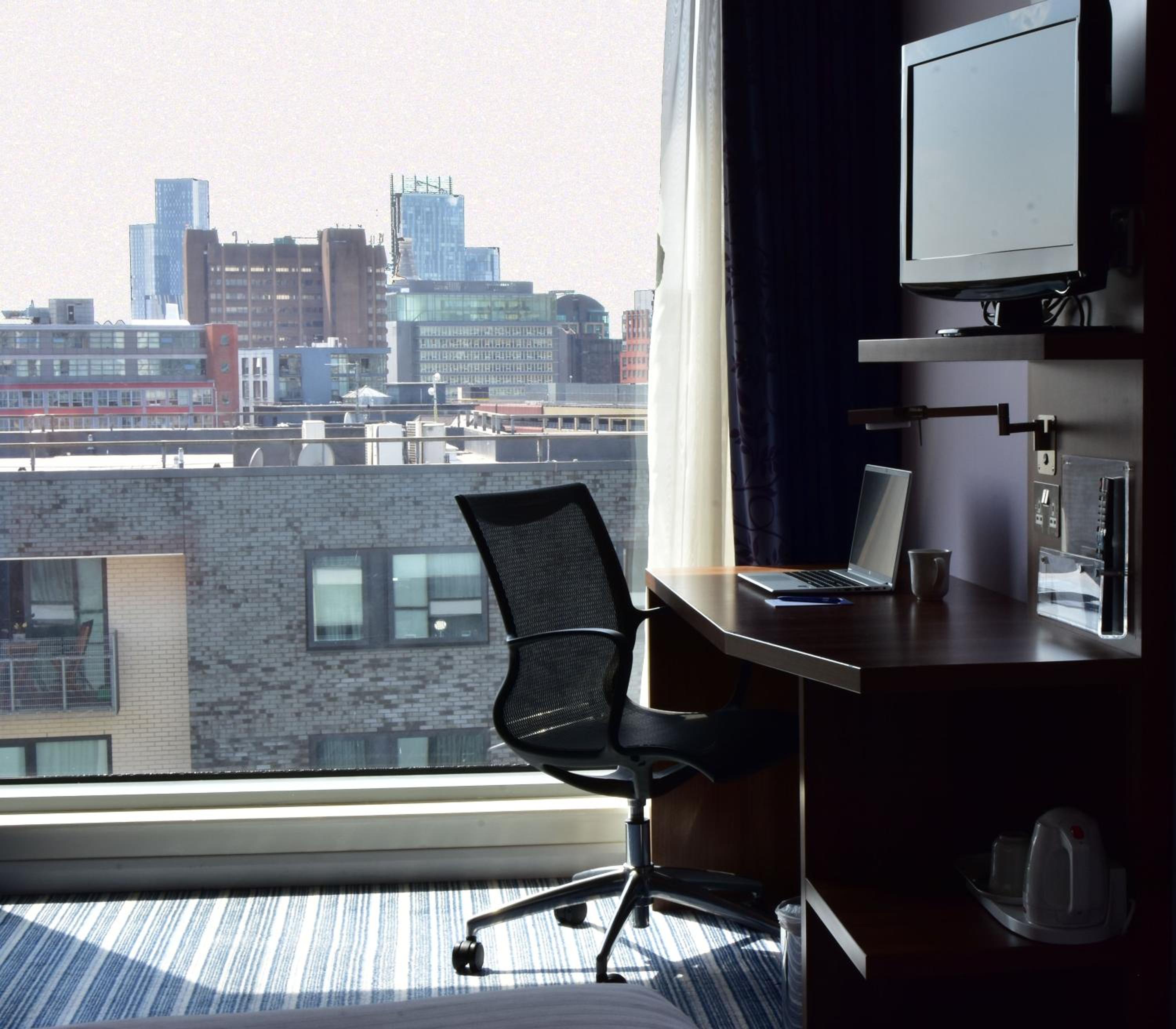 Standard Room with Free Hot Breakfast photo 2