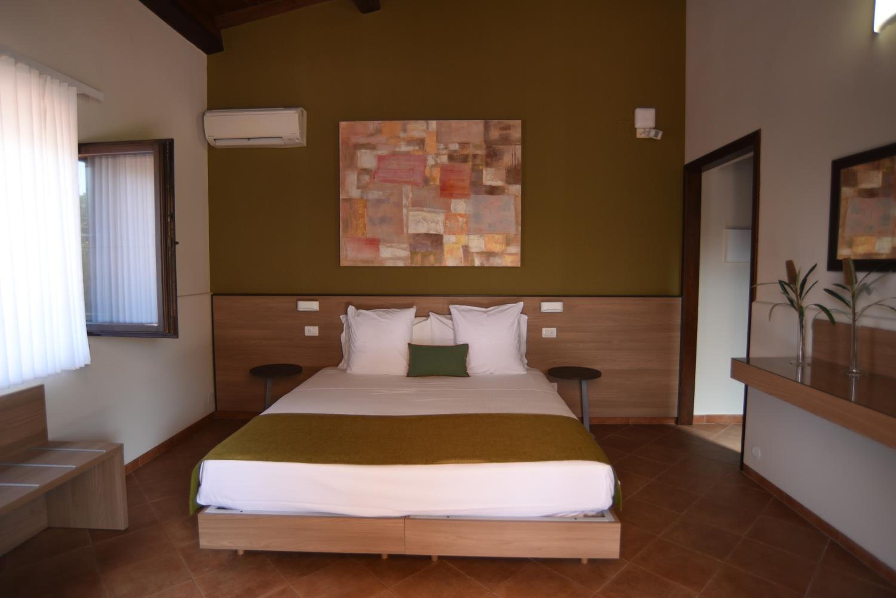 Deluxe Double or Twin Room photo 3