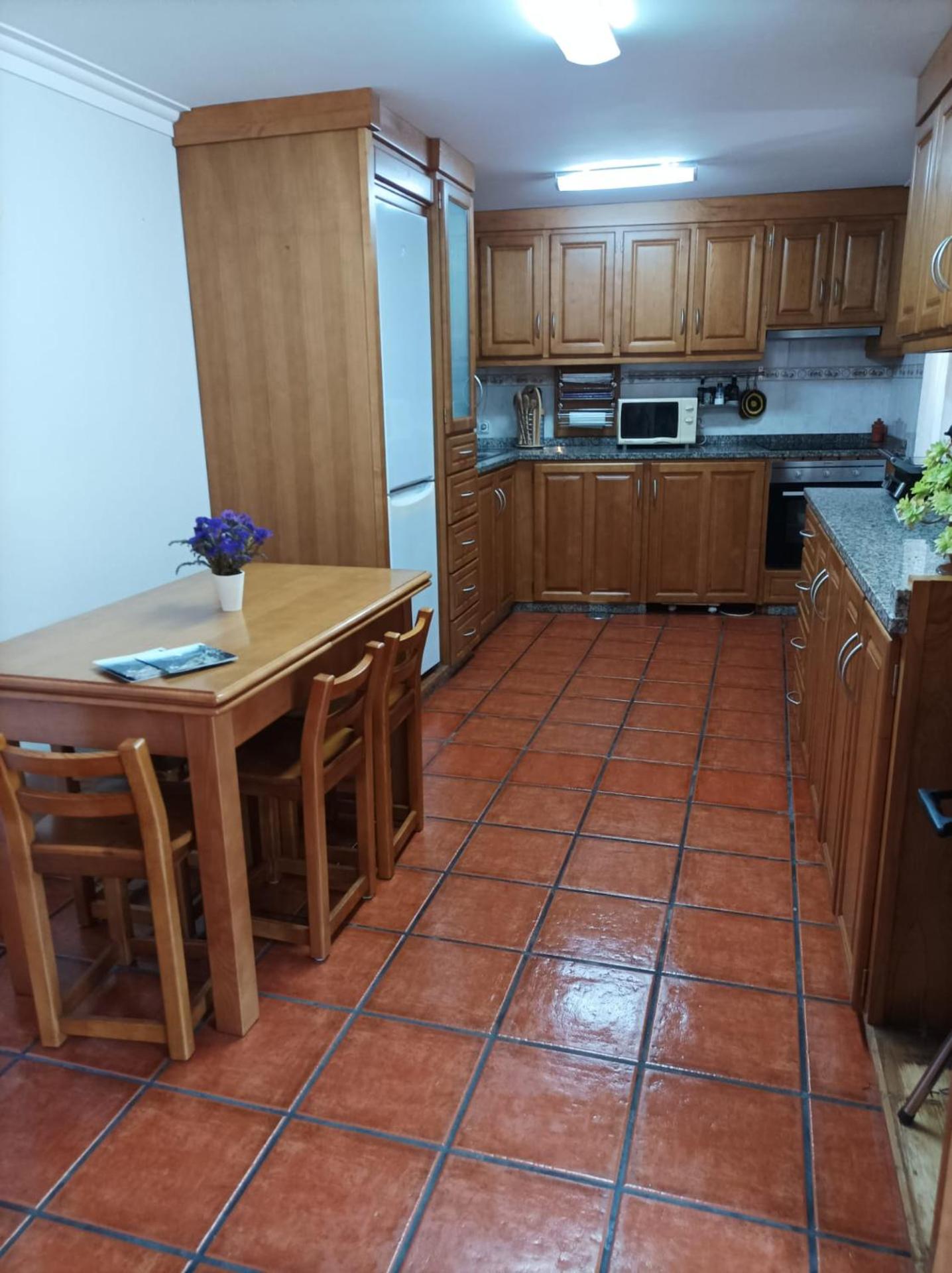 Three-Bedroom House - Photo 8