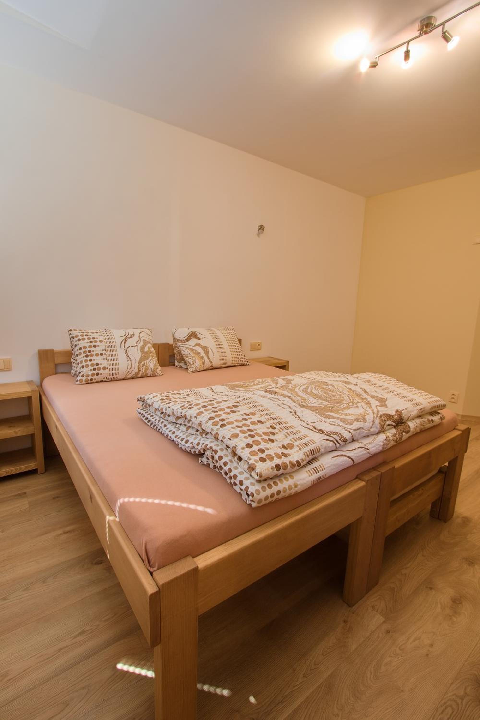 Maisonette photo 1