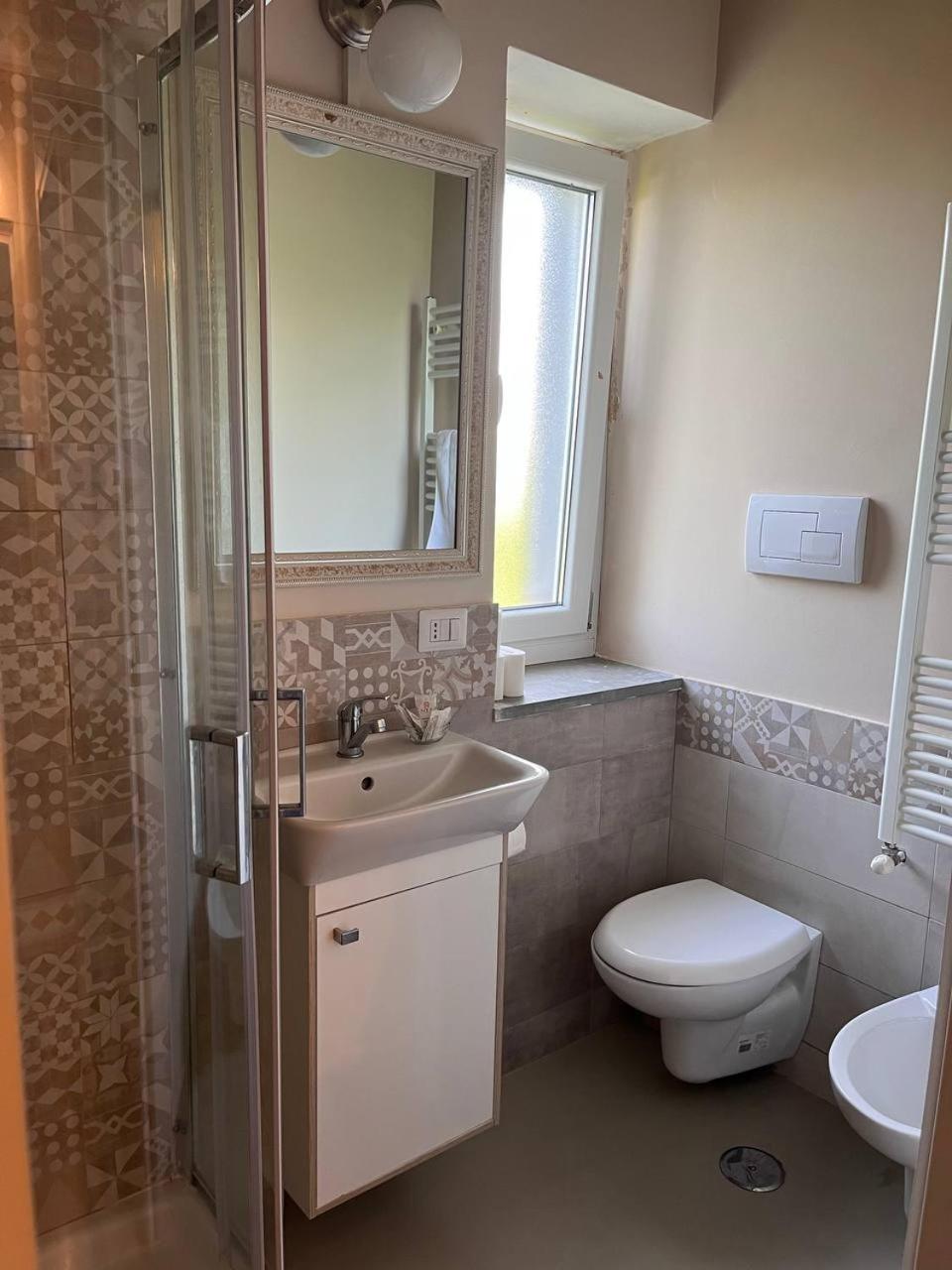 Double Room with Private External Bathroom photo 2