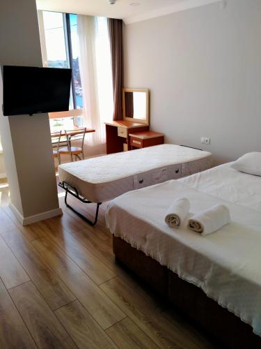 Double Room - Photo 2