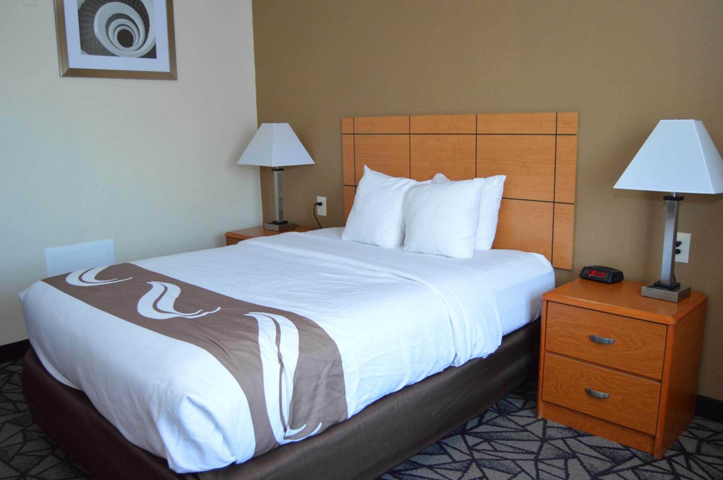 King Room - Non-Smoking - Photo 1