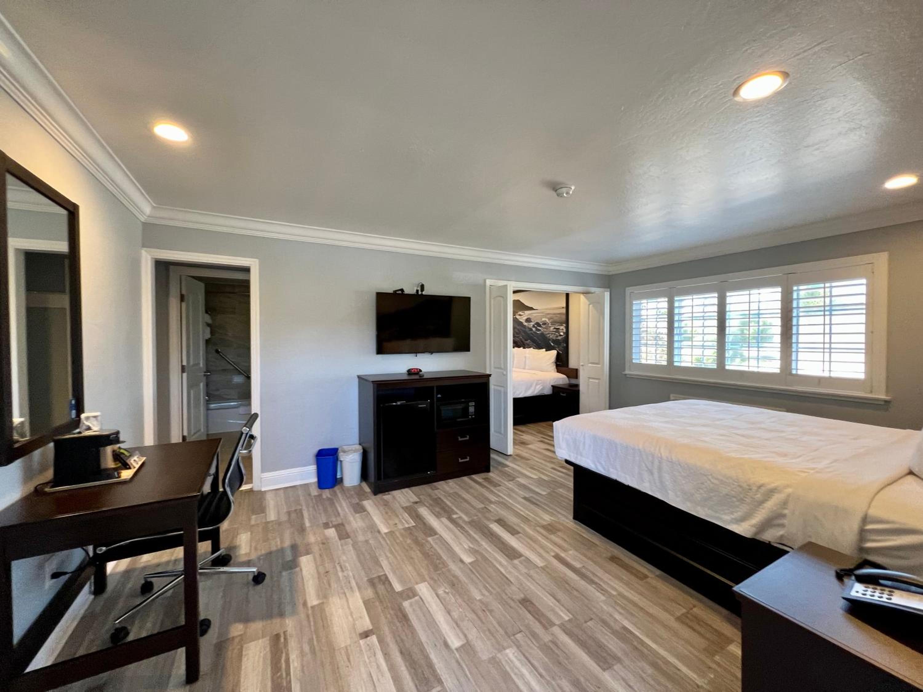 Two-Bedroom King Suite - Non-Smoking - Photo 7
