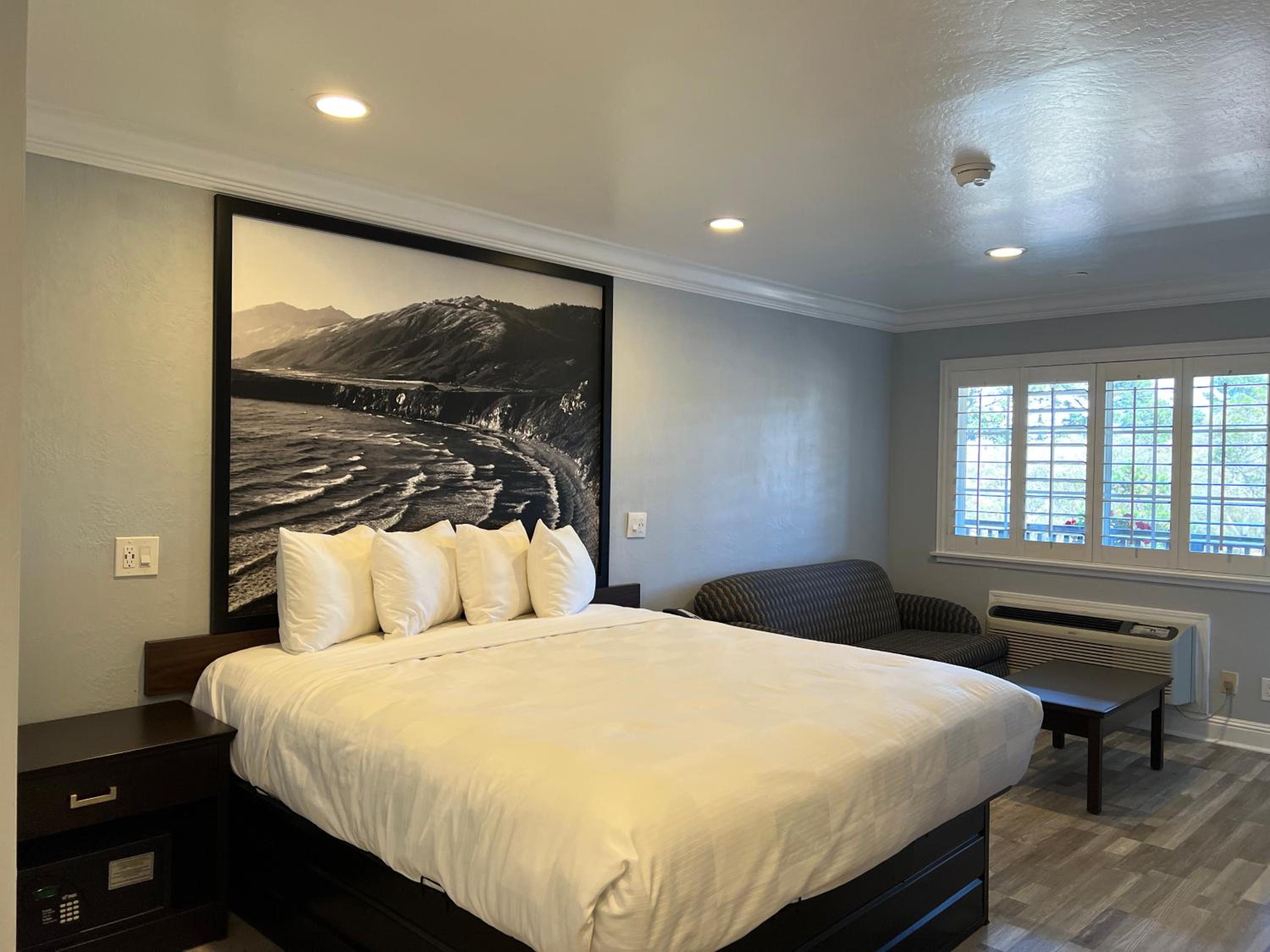 King Studio Suite - Non-Smoking - Photo 20
