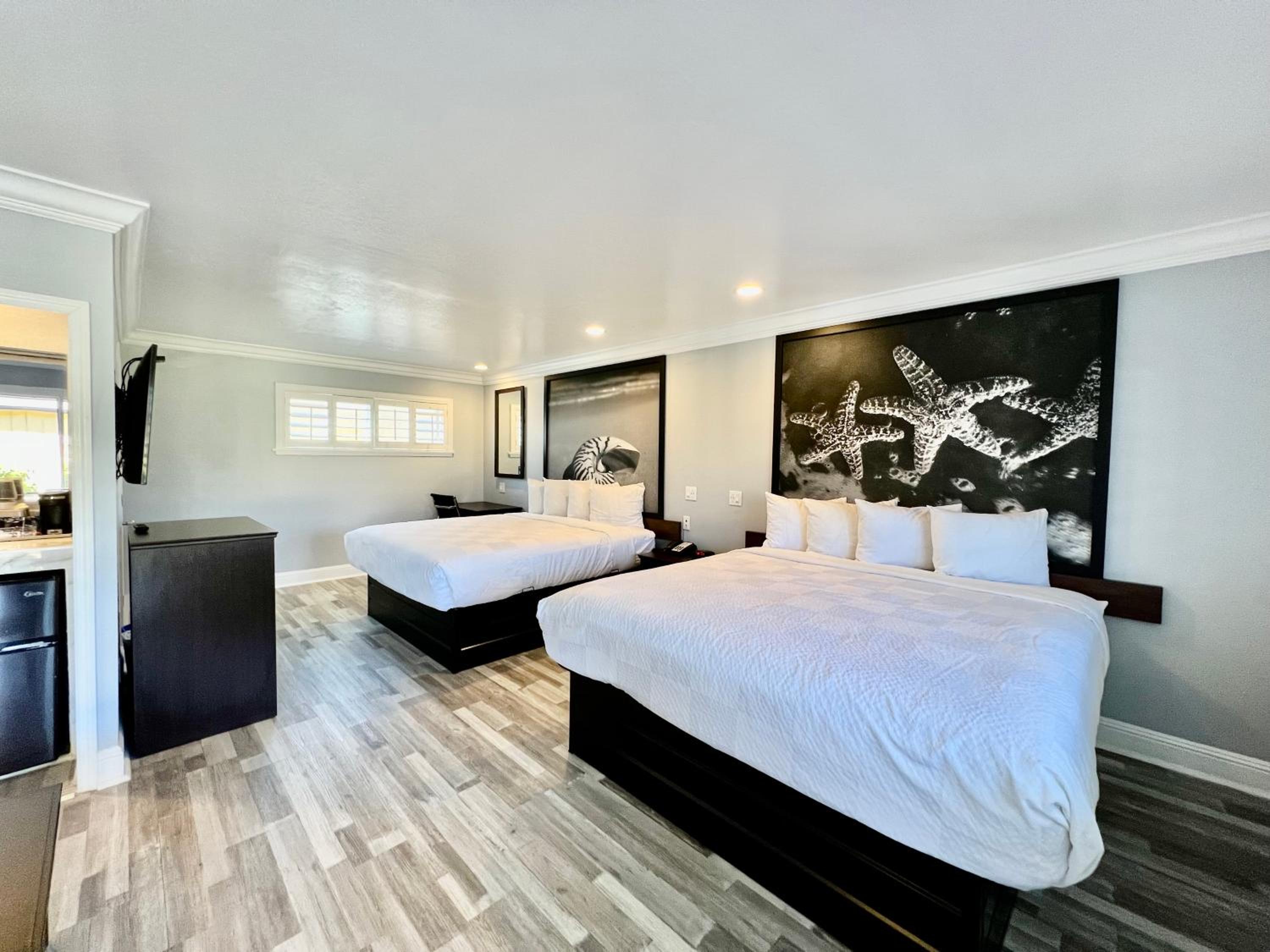 Studio Suite with Two King Beds - Non-Smoking - Photo 20