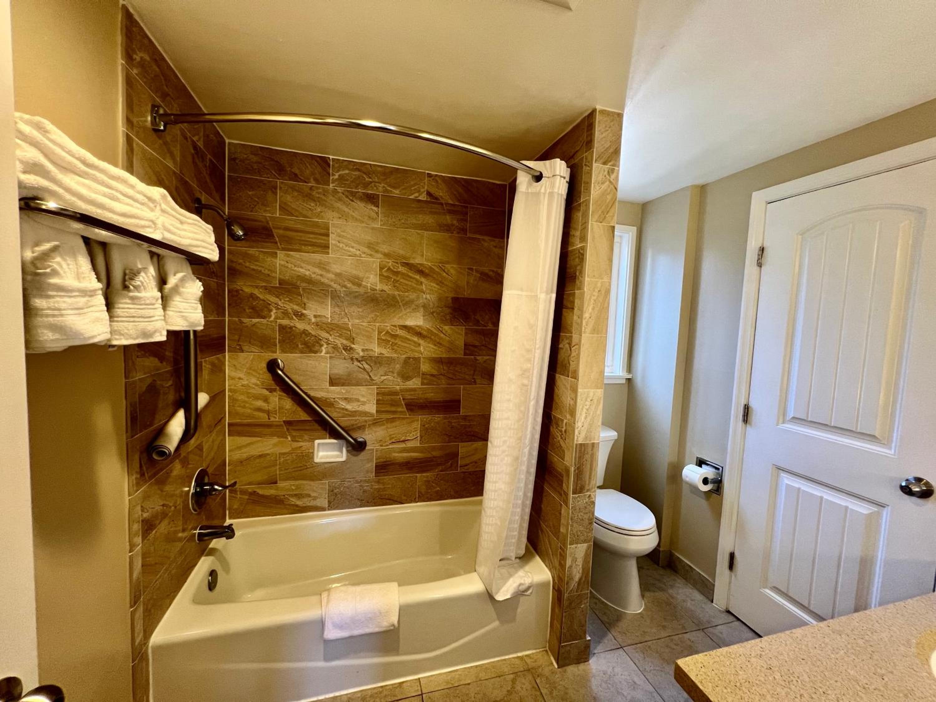Two-Bedroom King Suite - Non-Smoking - Photo 13