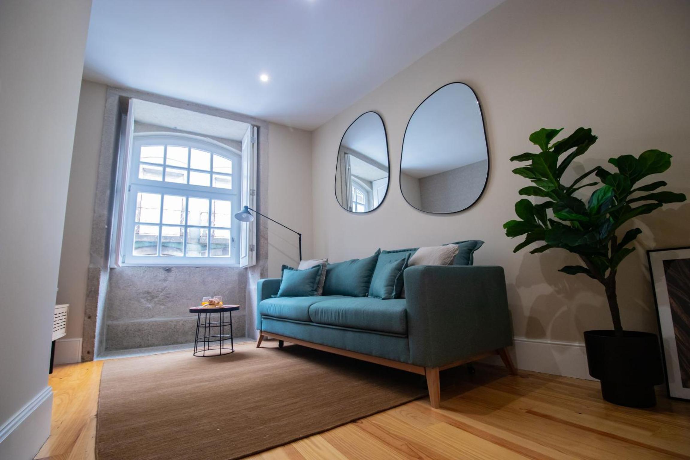 One-Bedroom Apartment - Photo 1
