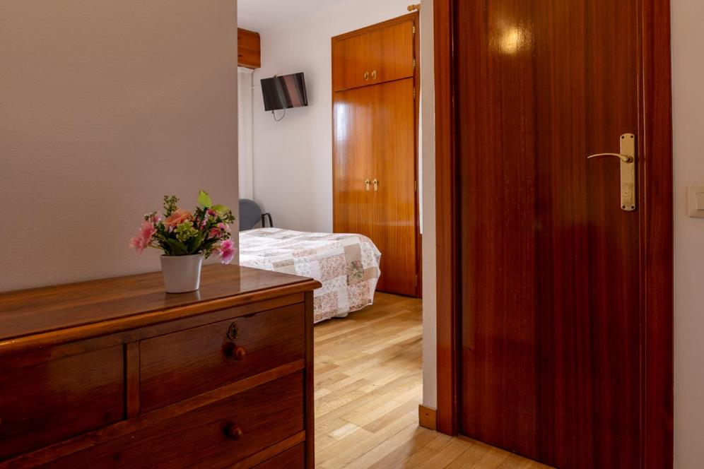 Classic Double or Twin Room - Photo 15