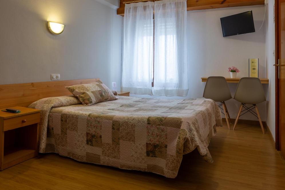 Classic Triple Room - Photo 2