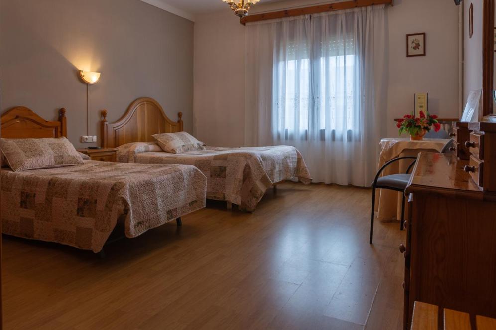 Classic Triple Room - Photo 17