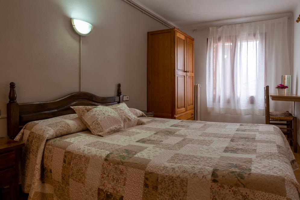 Classic Triple Room - Photo 15