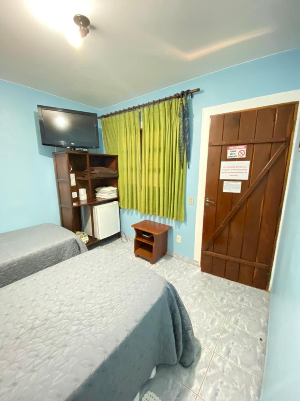 Large Twin Room - Photo 8