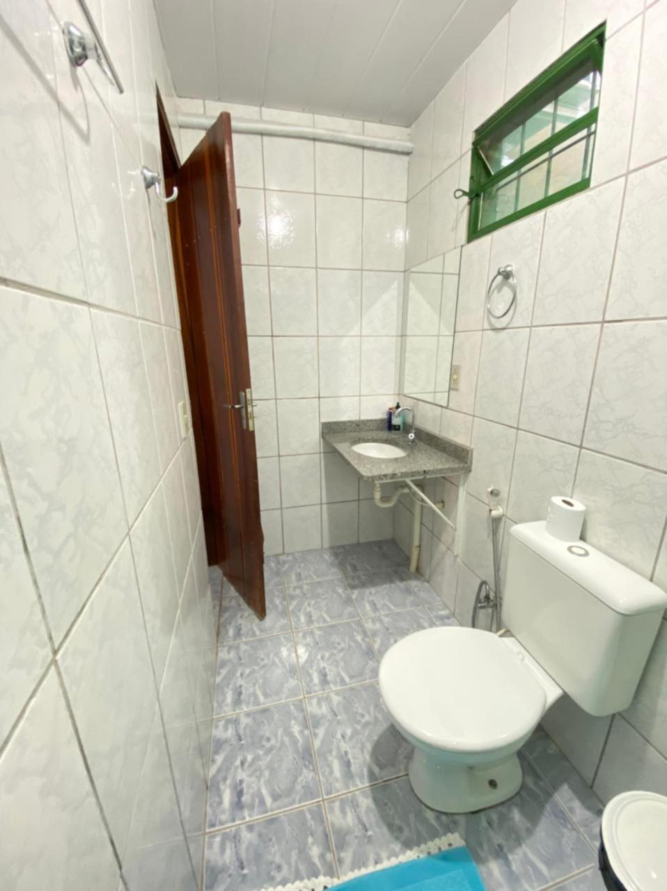 Large Twin Room - Photo 7