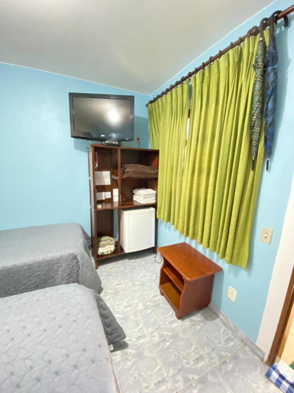 Large Twin Room - Photo 5