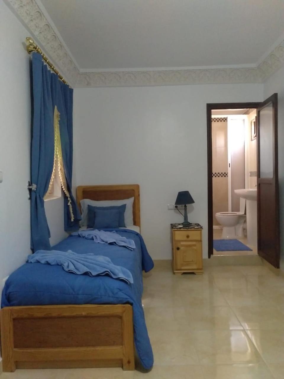 Triple Room with Private Bathroom photo 3