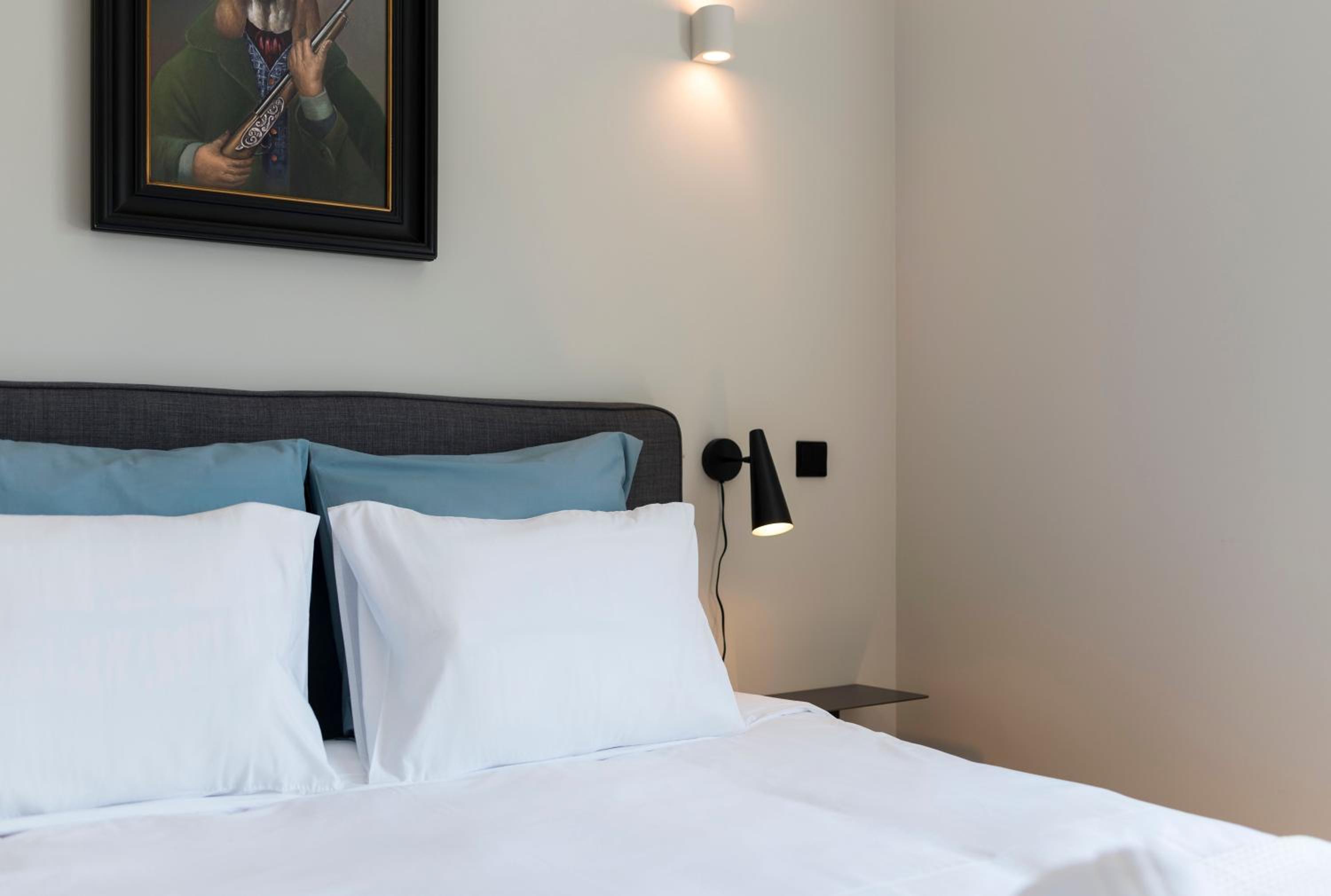 Two-Bedroom Apartment - Photo 9
