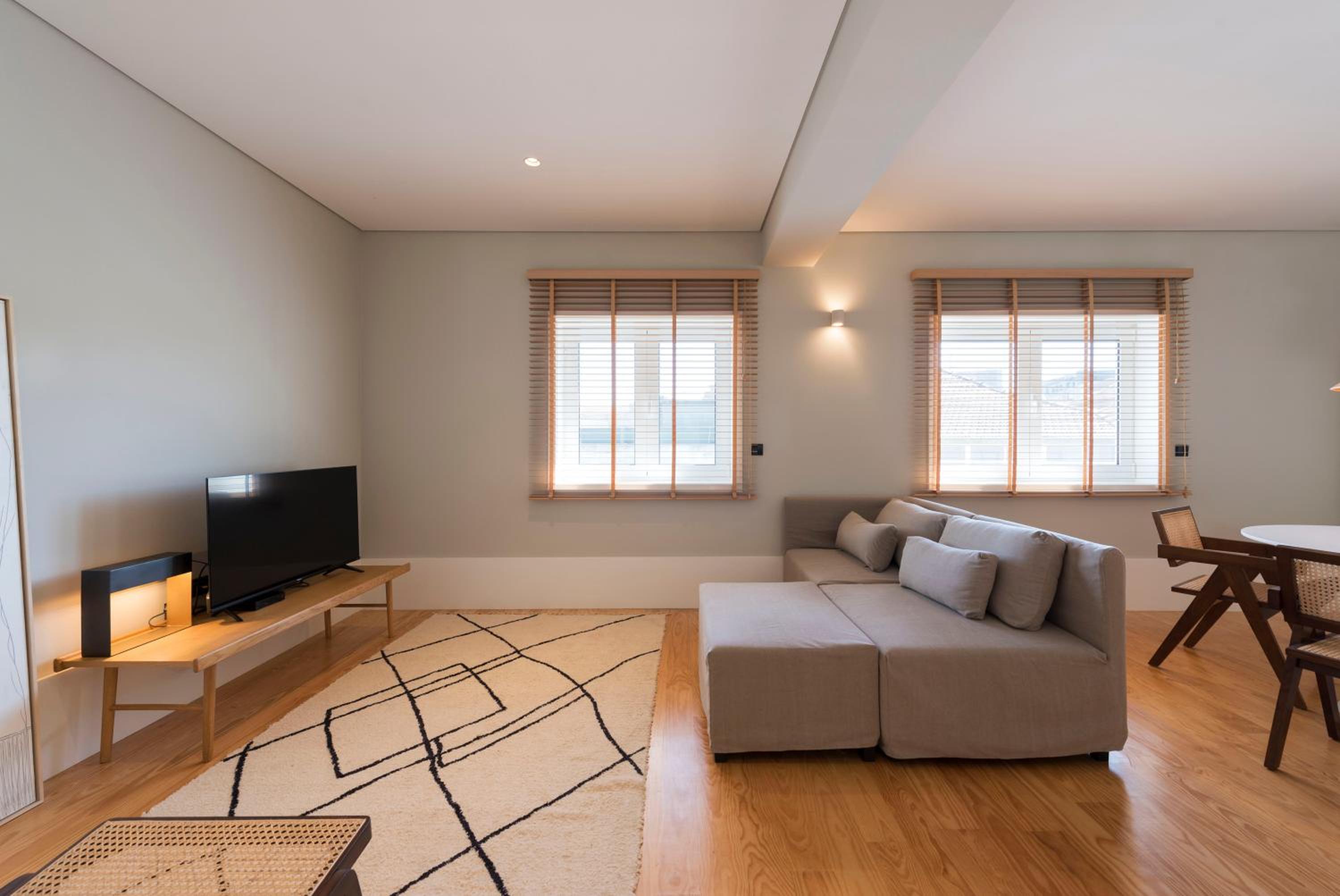 Two-Bedroom Apartment - Photo 2