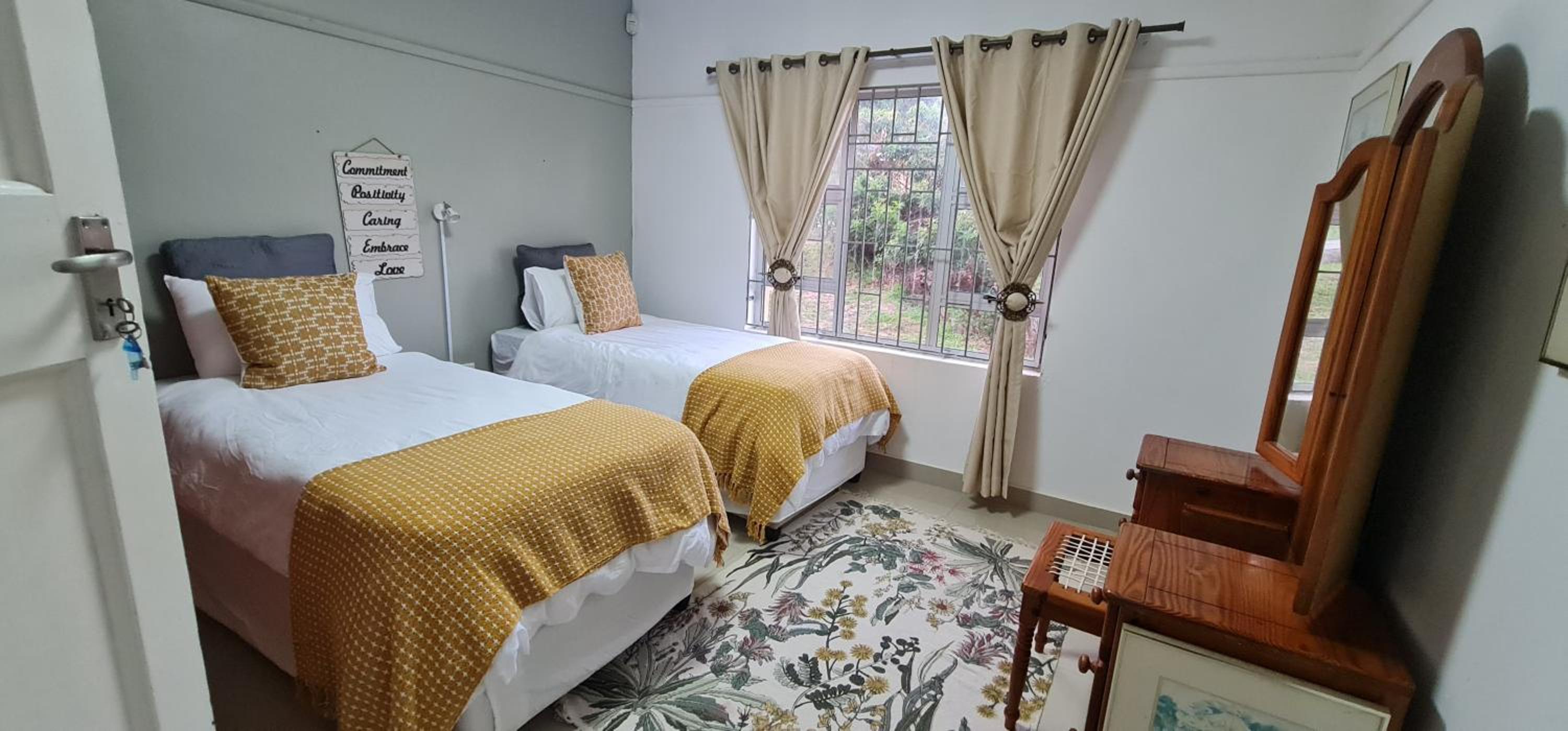 Three-Bedroom House photo 2