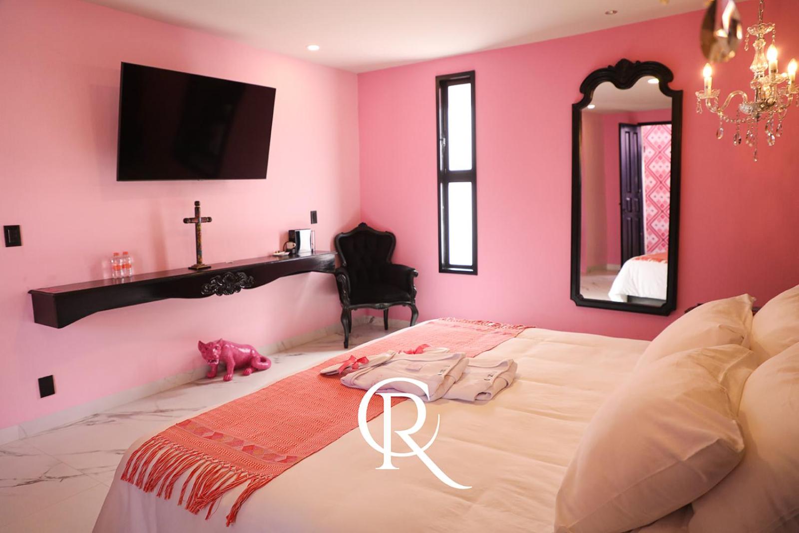 Standard King Room - Photo 4