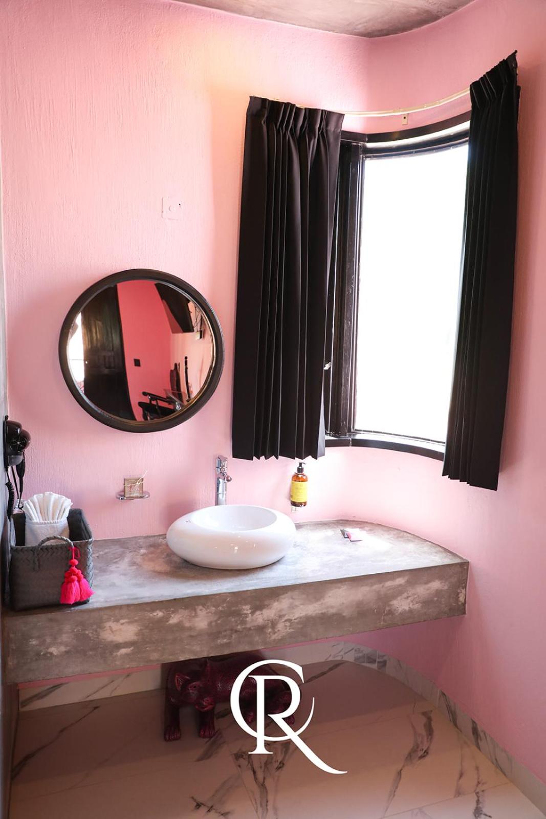 Standard Twin Room - Photo 4