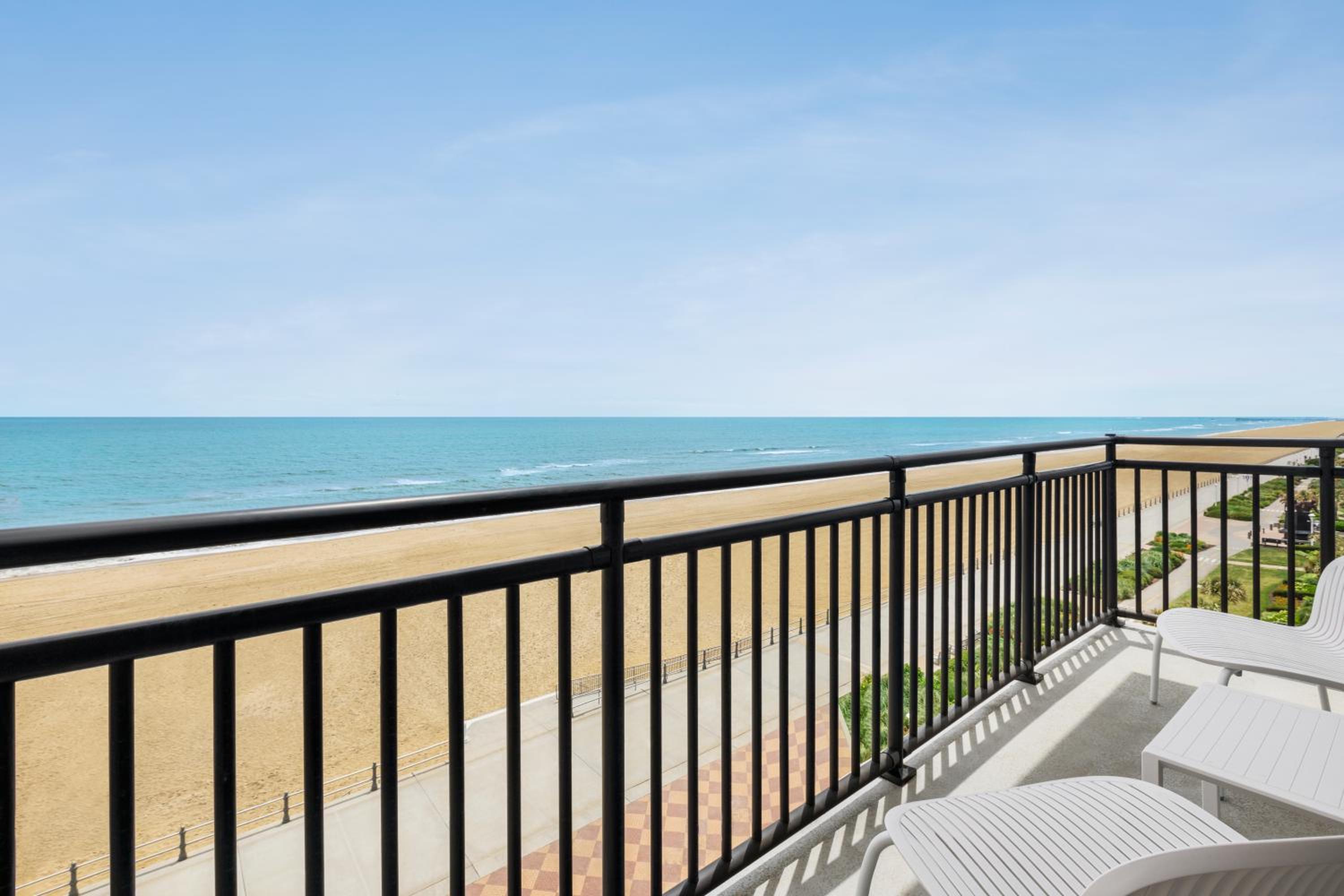 Oceanfront Queen Room with Two Queen Beds - Photo 13