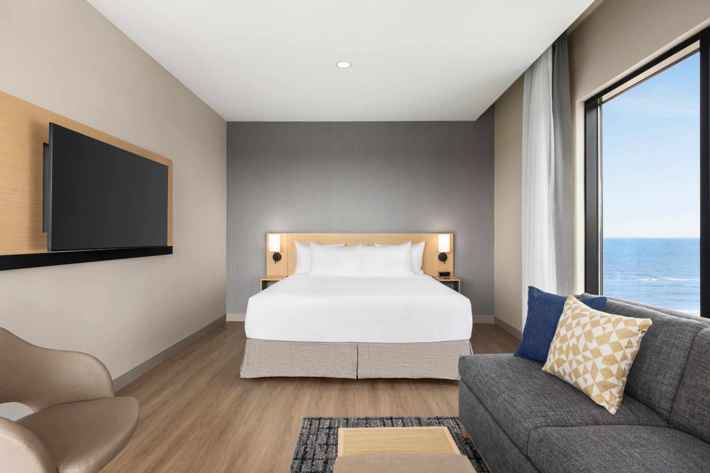 King Room with Sofa Bed and City View - Photo 14