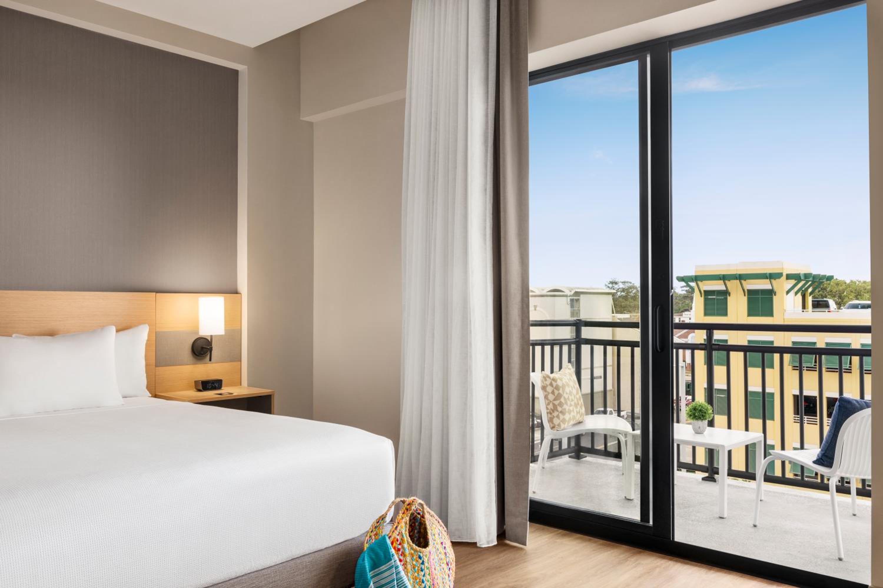 King Room with Sofa Bed and City View - Photo 16