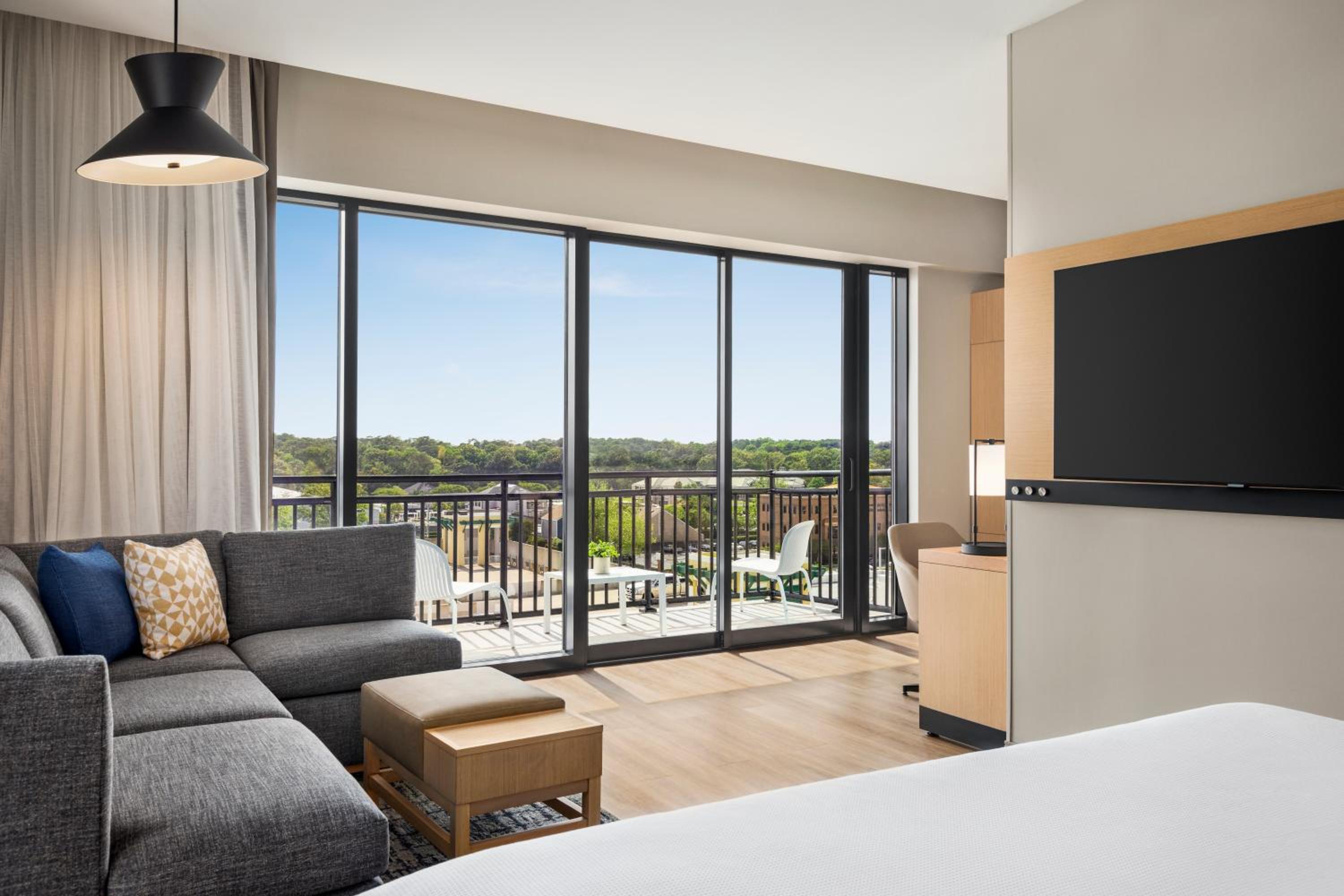 King Room with Sofa Bed and City View - Photo 15