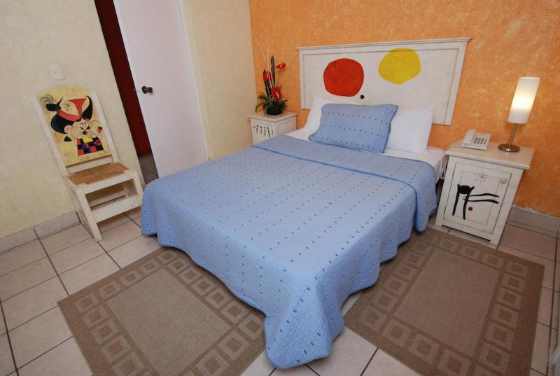 Standard King Room photo 1