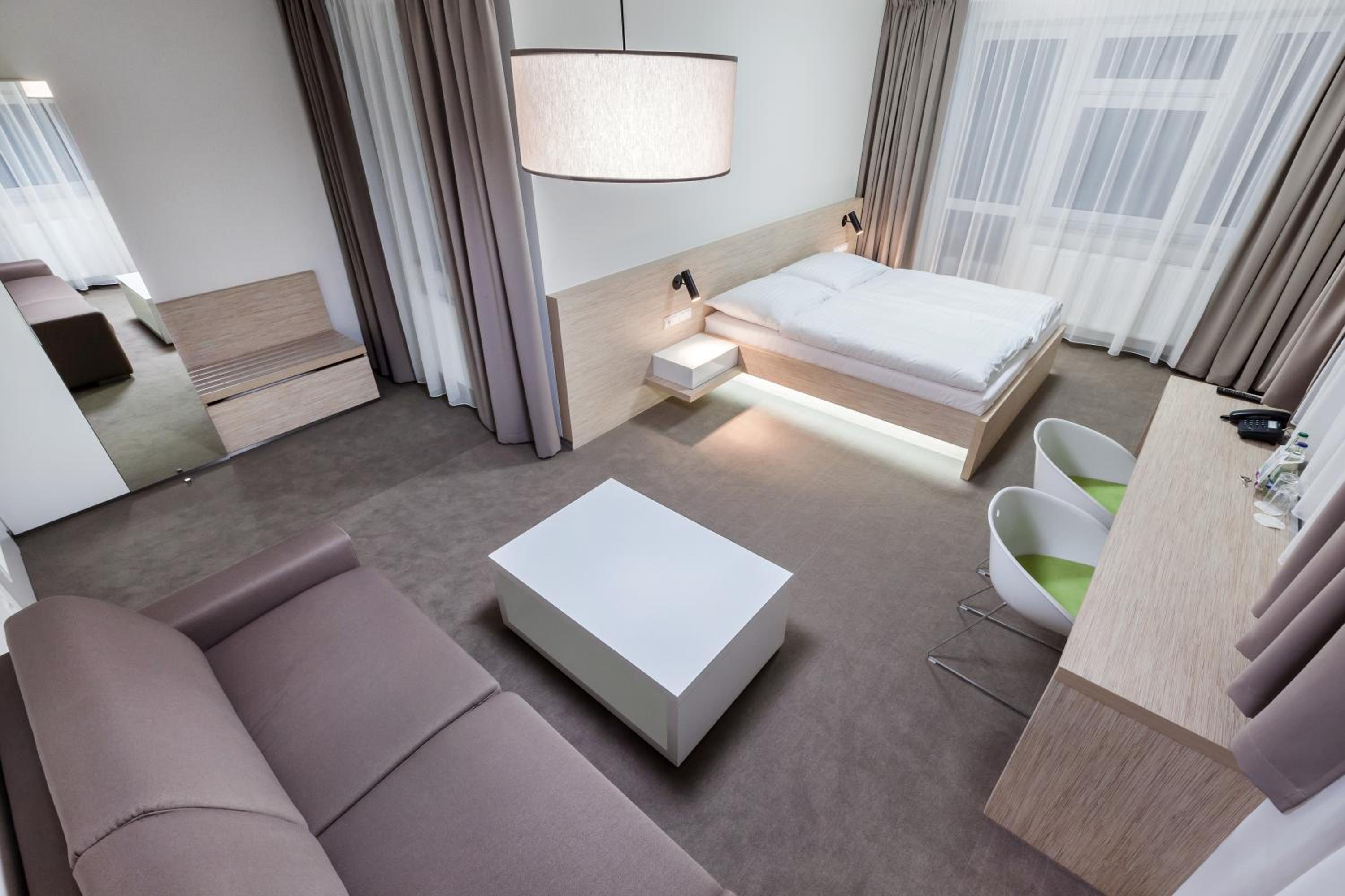 Standard King Room photo 1