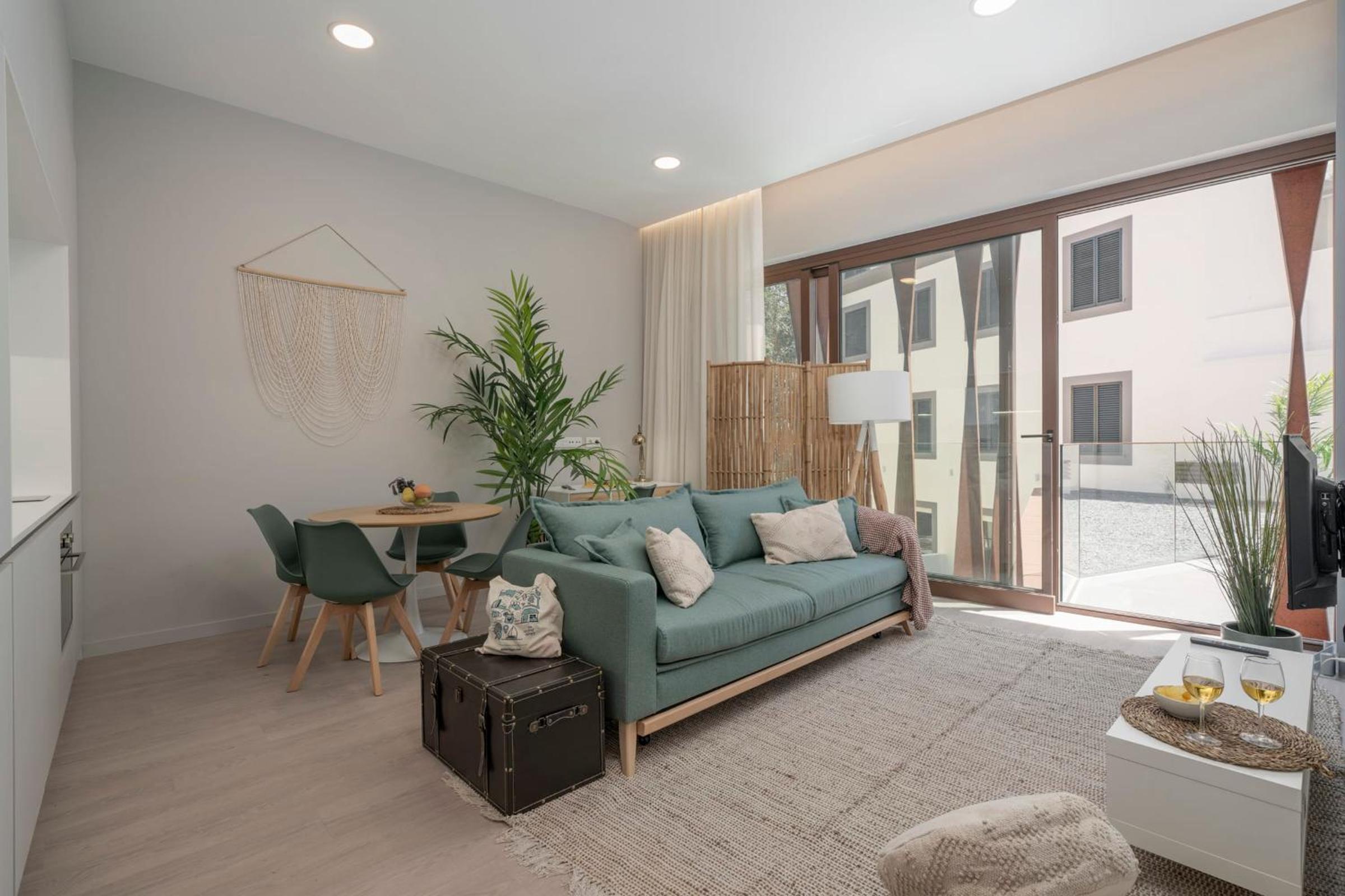 Apartment with Terrace photo 3