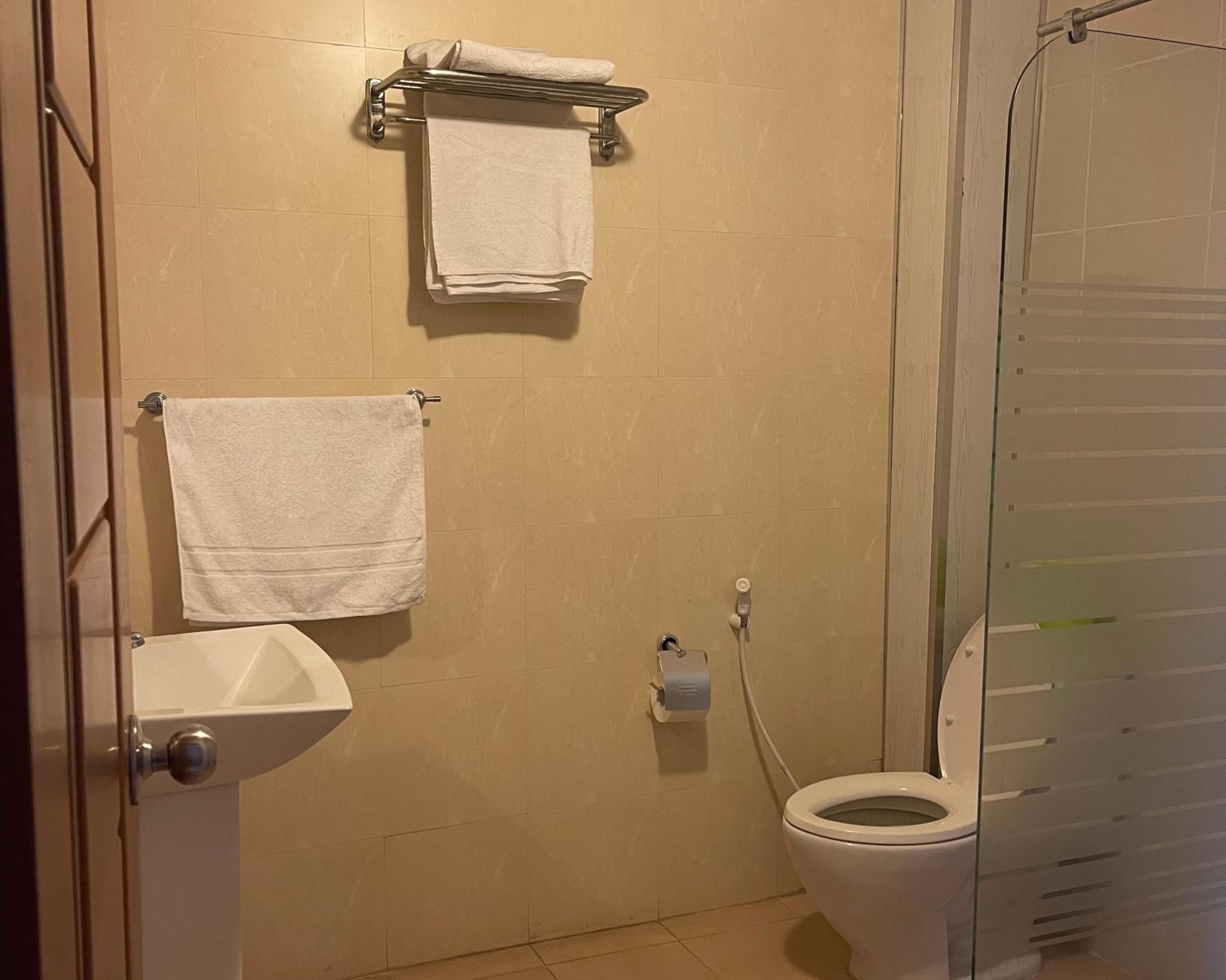 Queen Room - Photo 5