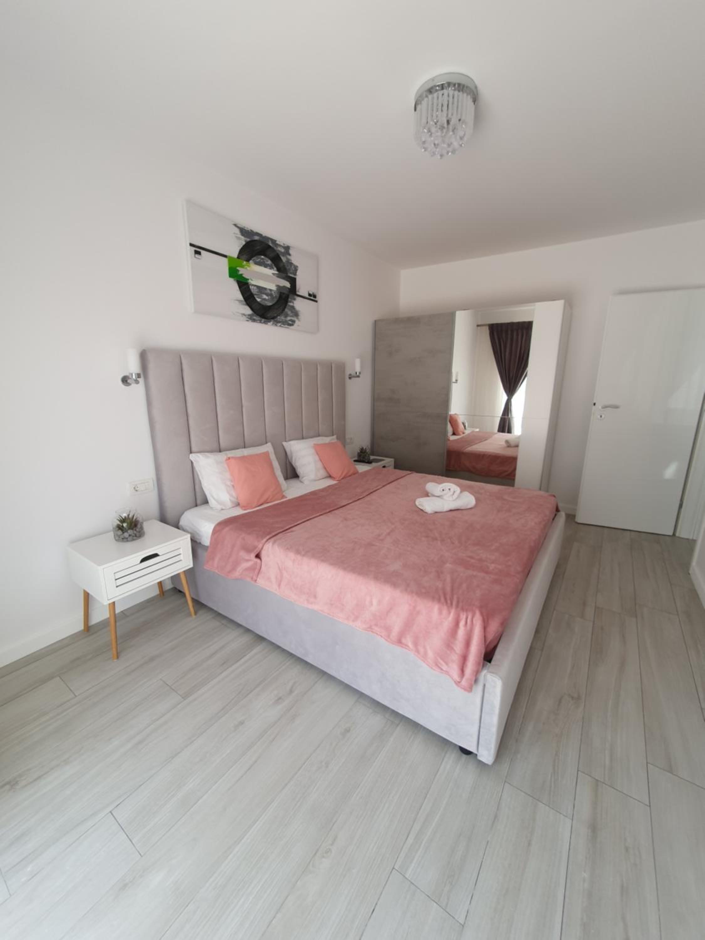 One-Bedroom Apartment - Photo 11