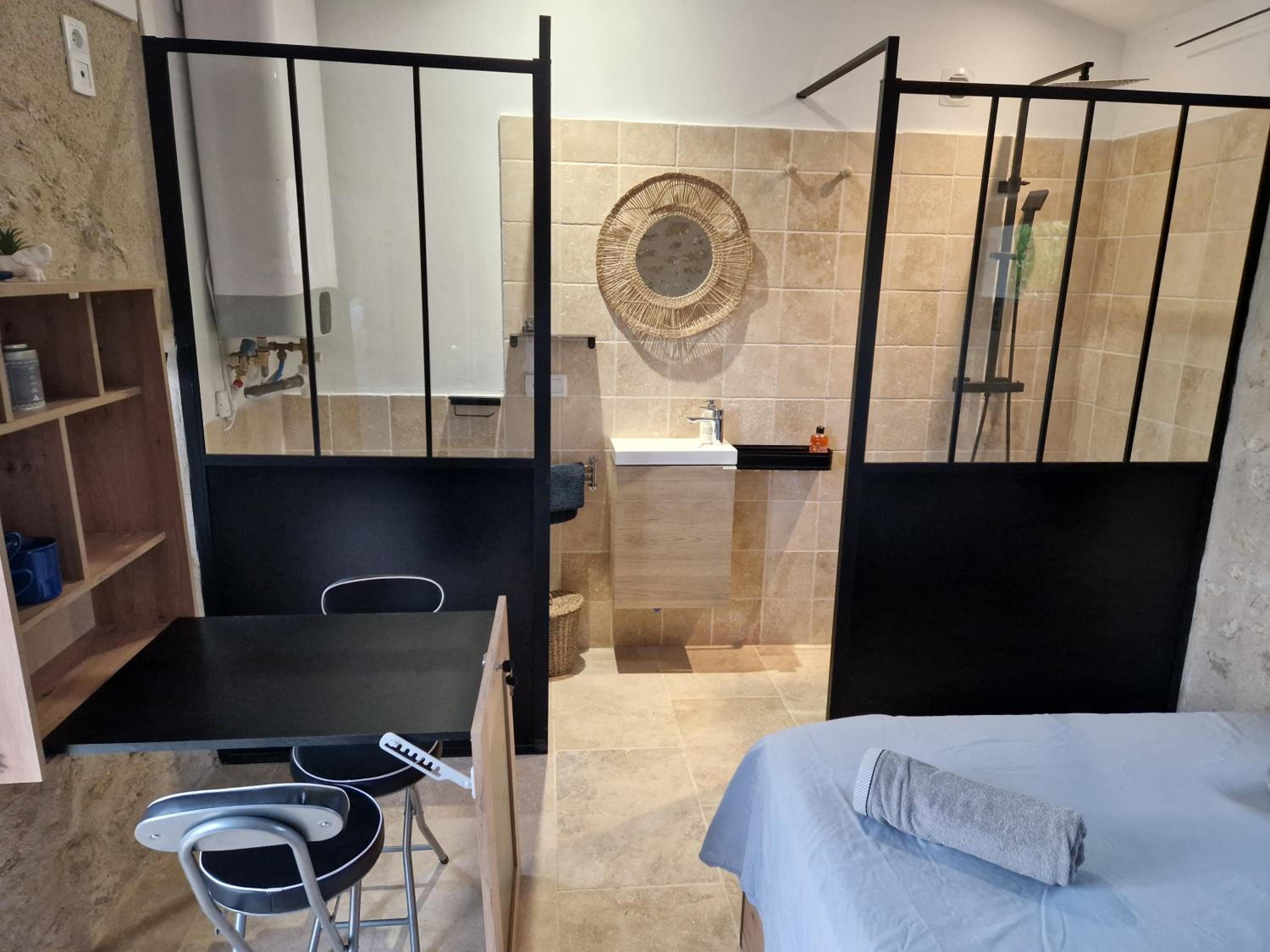 Small Double Room - Photo 6