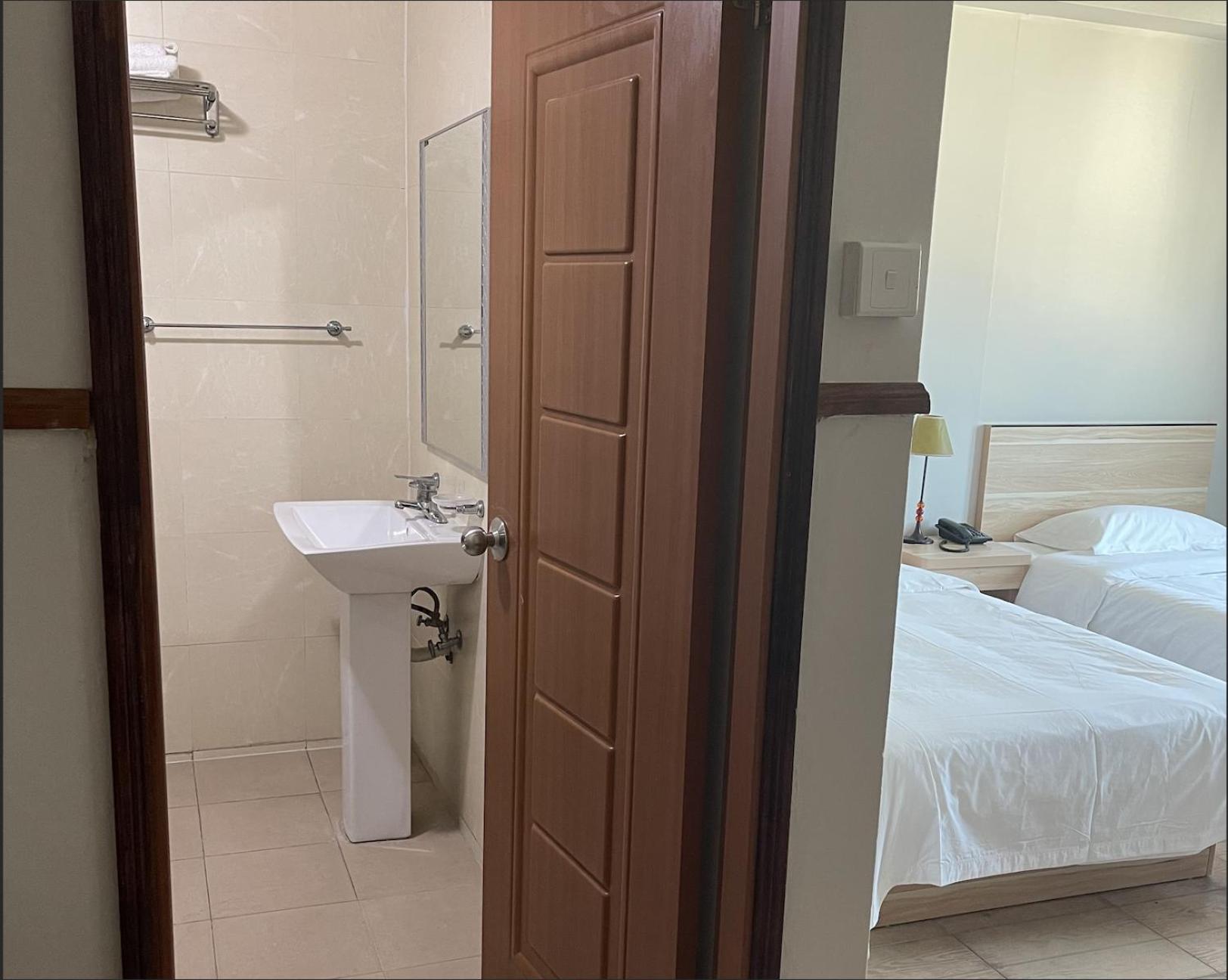 Twin Room with View - Photo 5