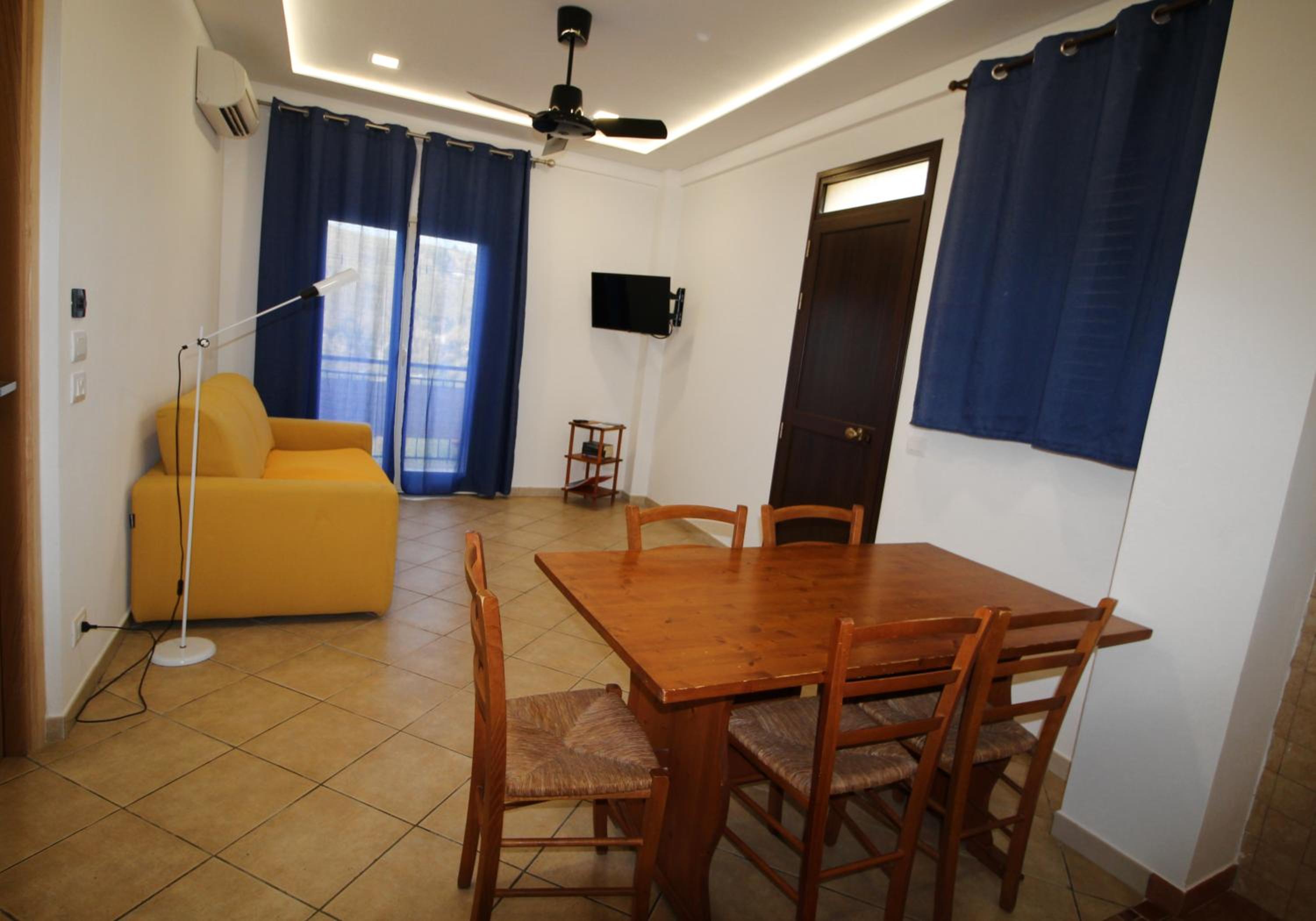 One-Bedroom Apartment with Sea View - Photo 9