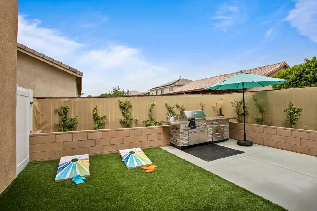 Five-Bedroom House photo 2