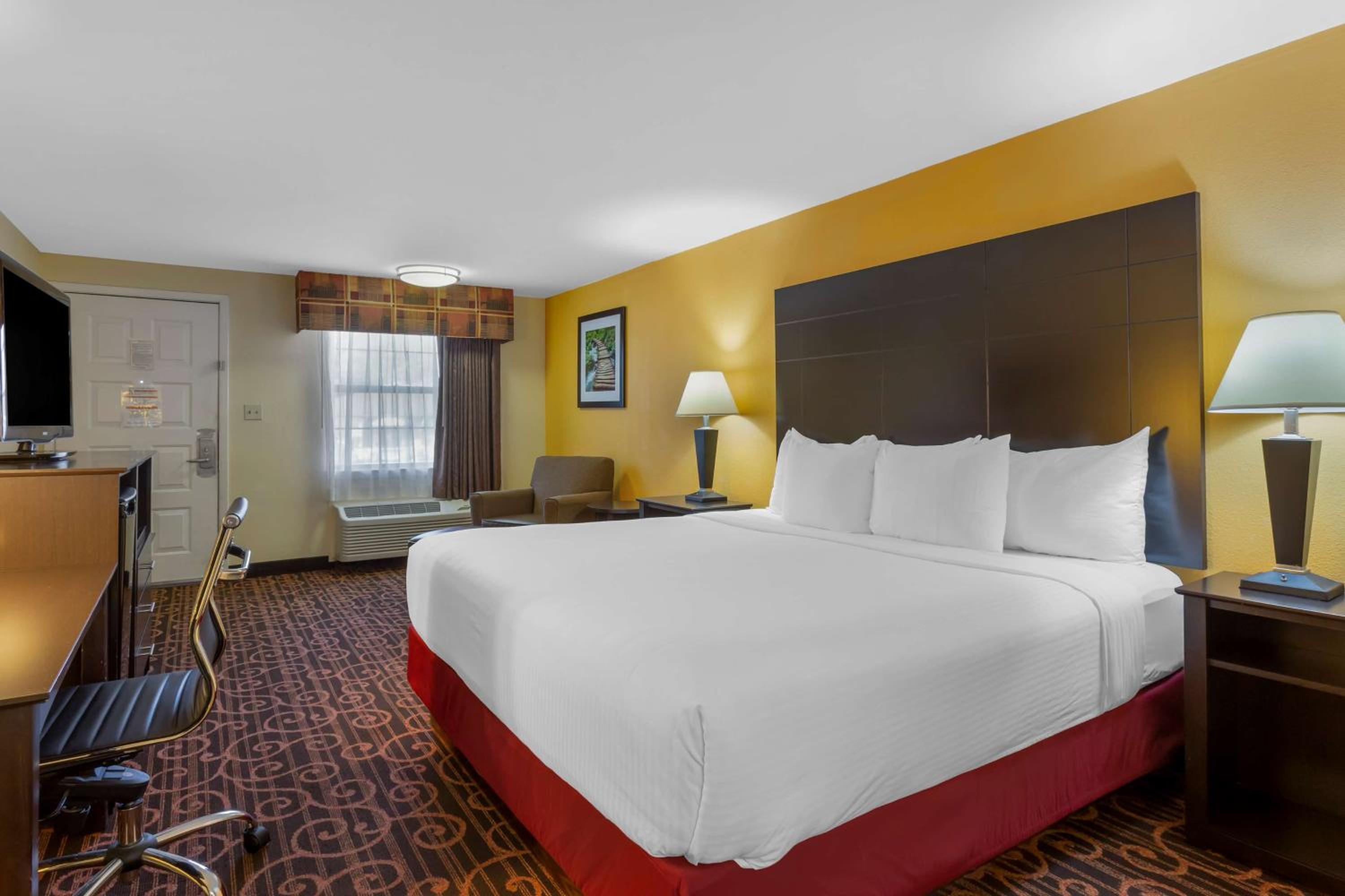King Suite with Sofa Bed and Hot Tub - Photo 1
