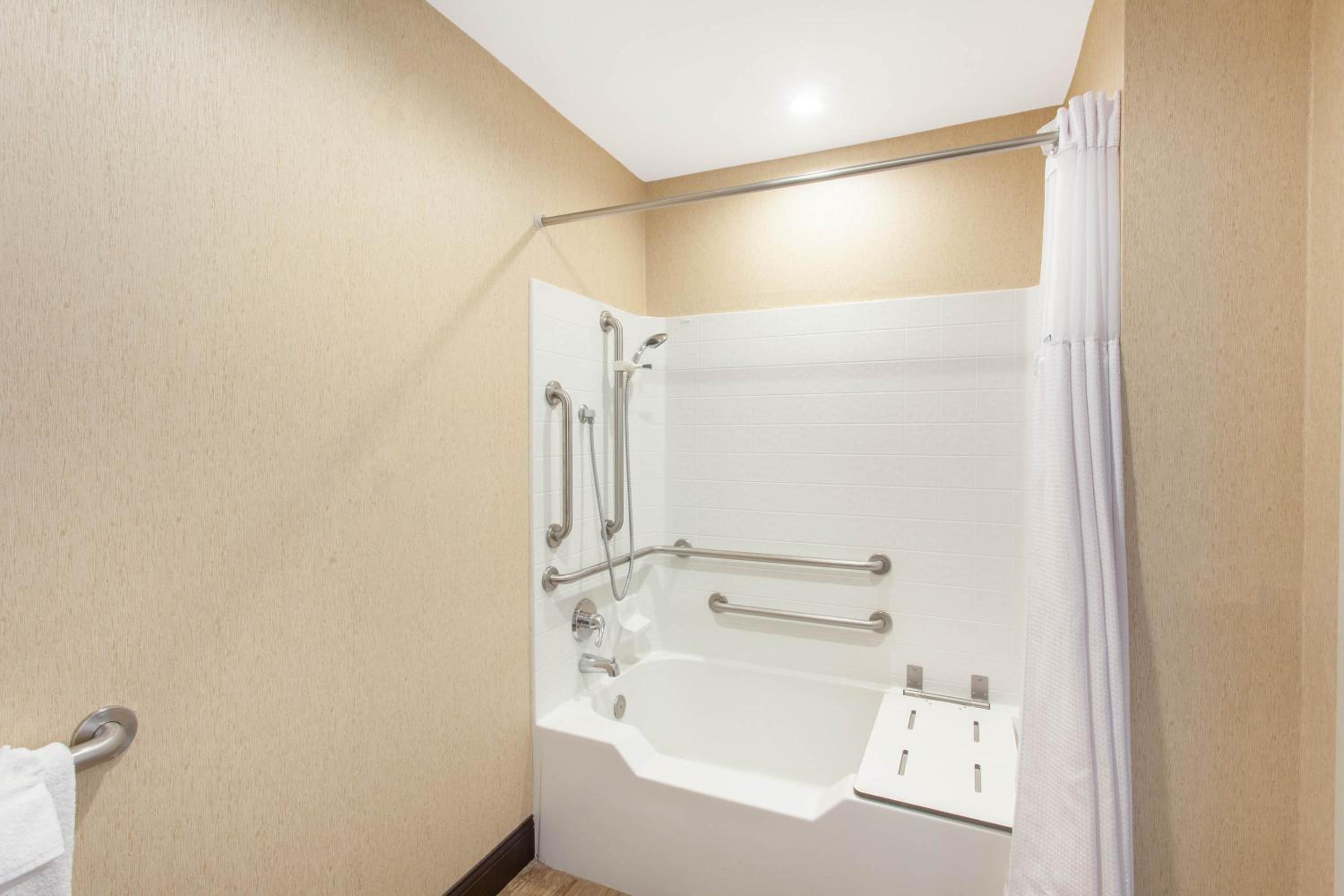 King Room - Mobility Access/Non-Smoking - Photo 3